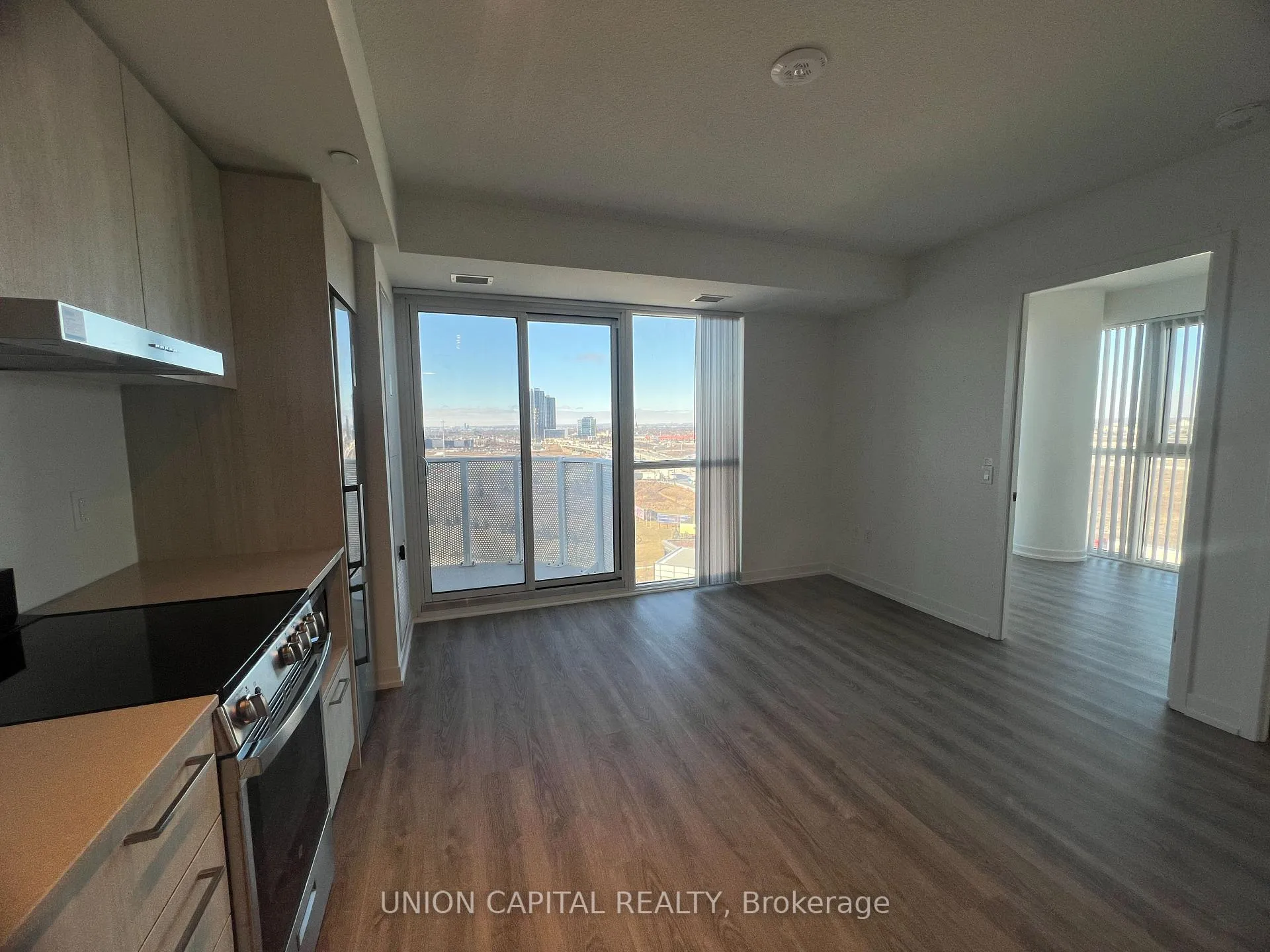 Photo 5 of Unit 1011, 195 Commerce Street, Vaughan, Concord — HOMEH