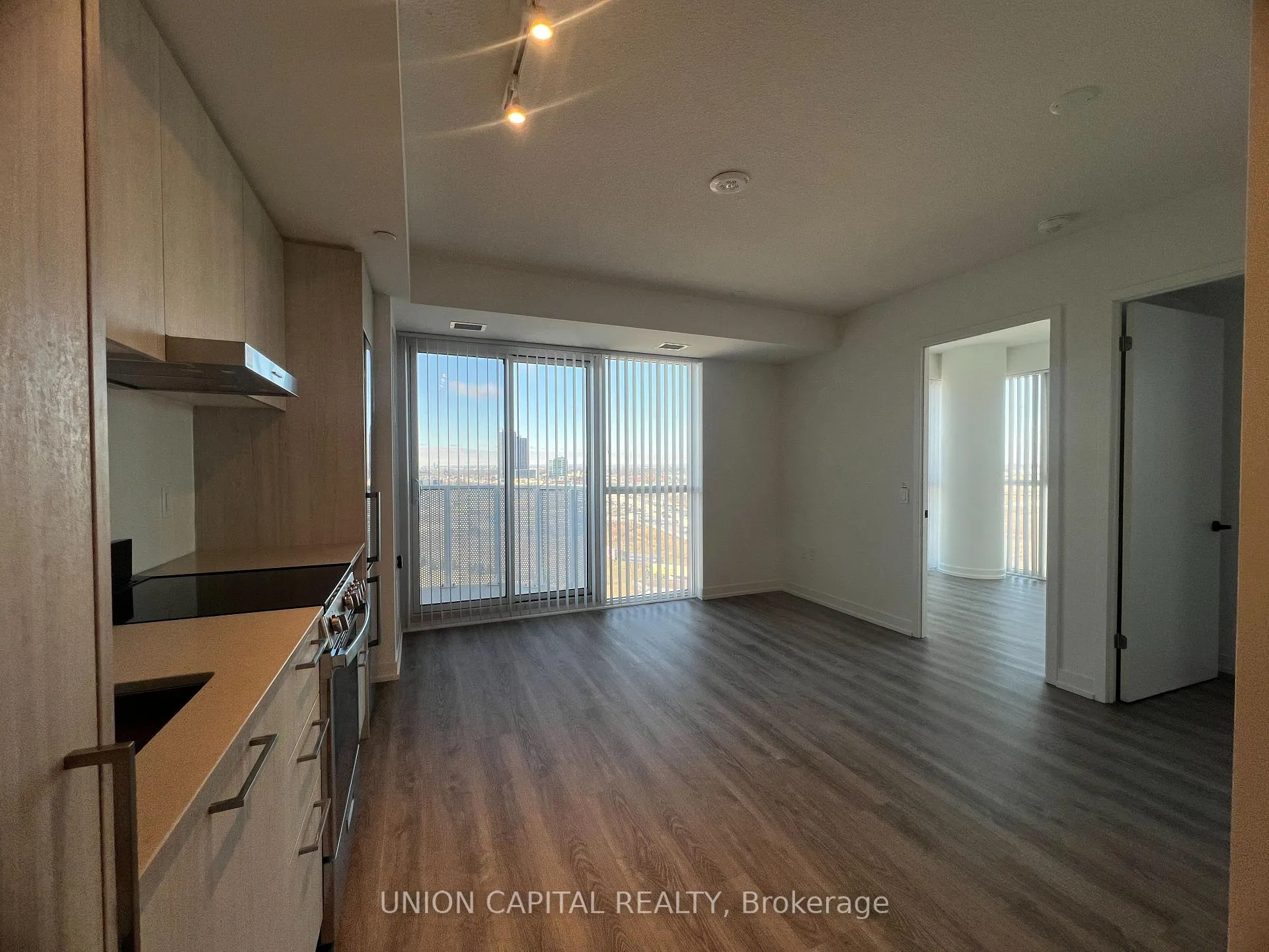 Photo 8 of Unit 1011, 195 Commerce Street, Vaughan, Concord — HOMEH