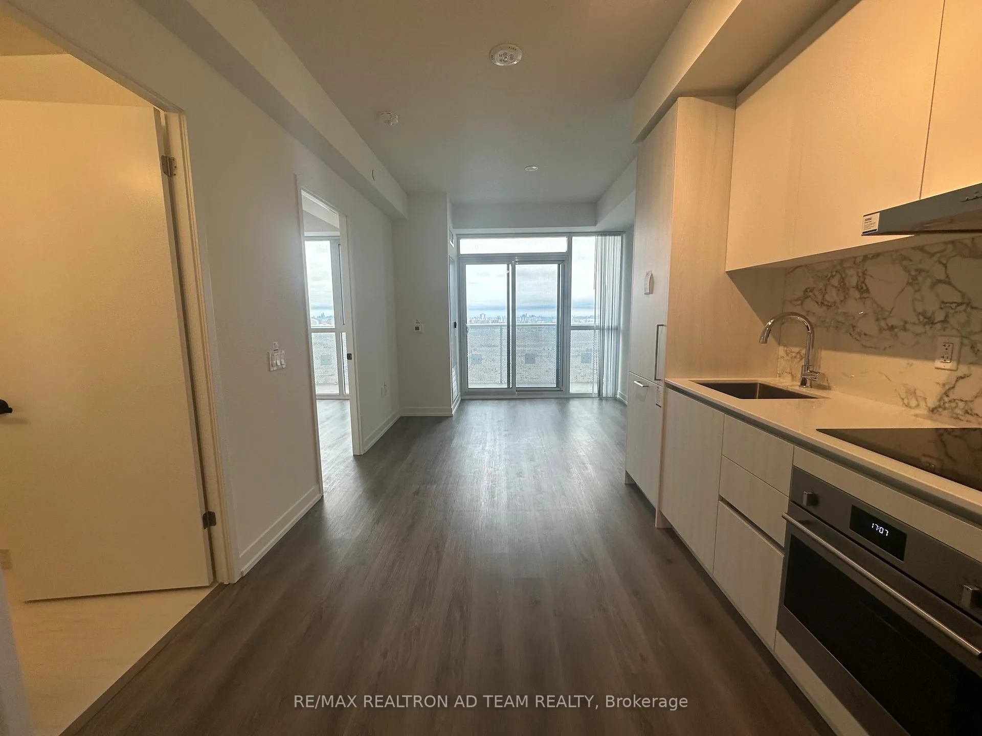 Photo 5 of Unit 2503, 225 Commernce Street, Vaughan, Vaughan Corporate Centre — HOMEH