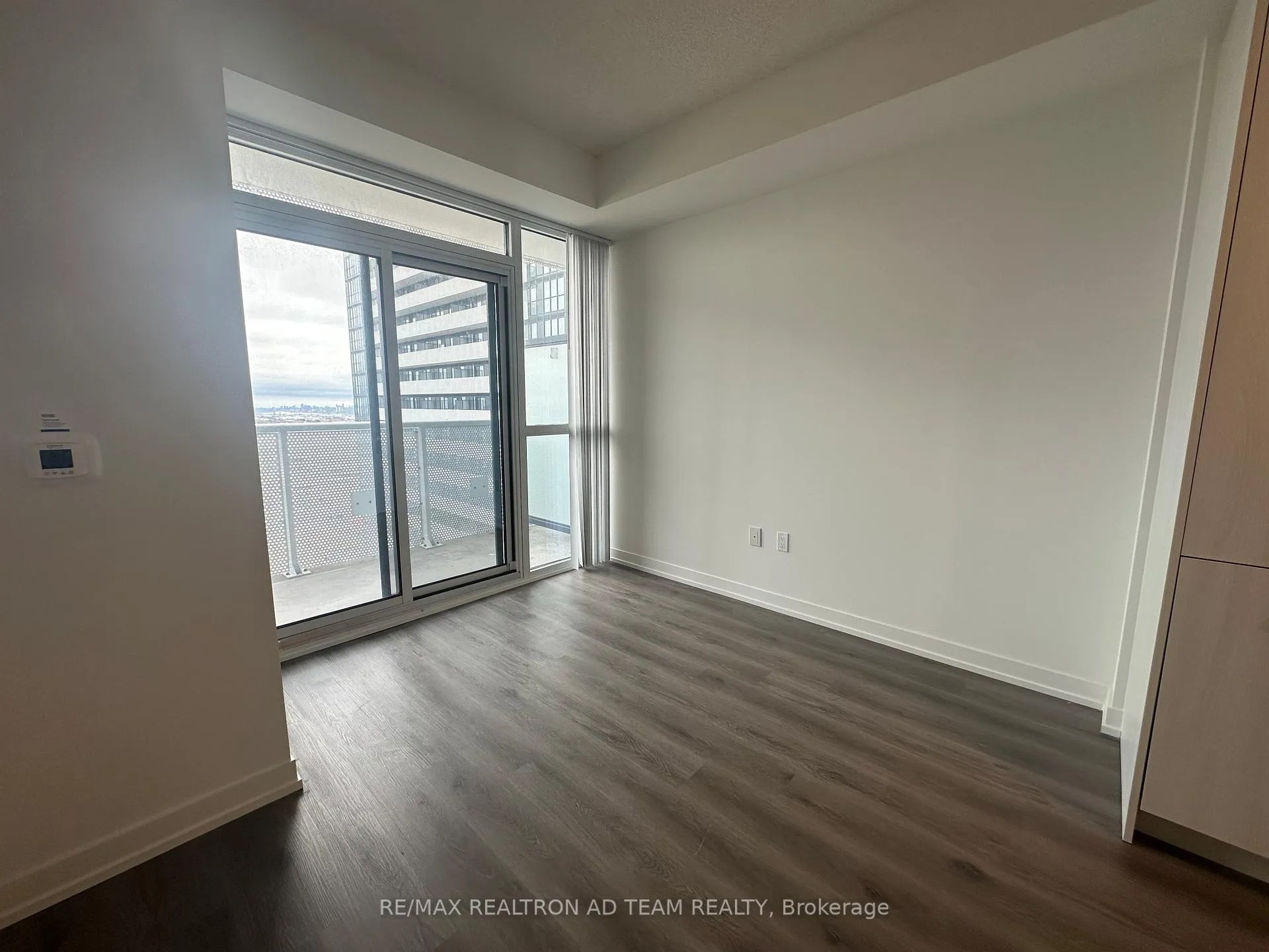 Photo 8 of Unit 2503, 225 Commernce Street, Vaughan, Vaughan Corporate Centre — HOMEH