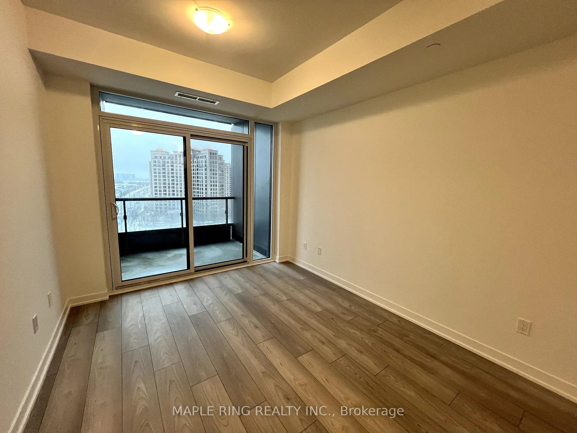 Photo 4 of Unit 925, 498 Caldari Road, Vaughan, Concord — HOMEH