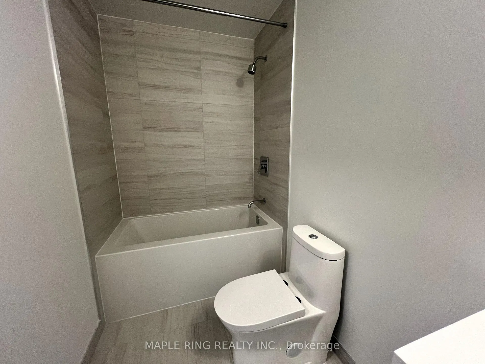Photo 8 of Unit 925, 498 Caldari Road, Vaughan, Concord — HOMEH