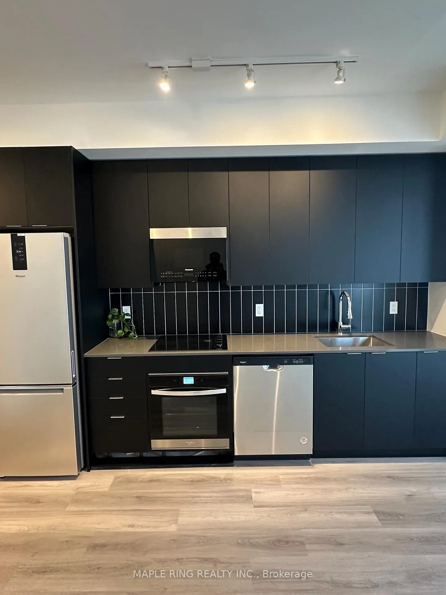 Photo 2 of Unit 1823, 498 Caldari Road, Vaughan, Concord — HOMEH