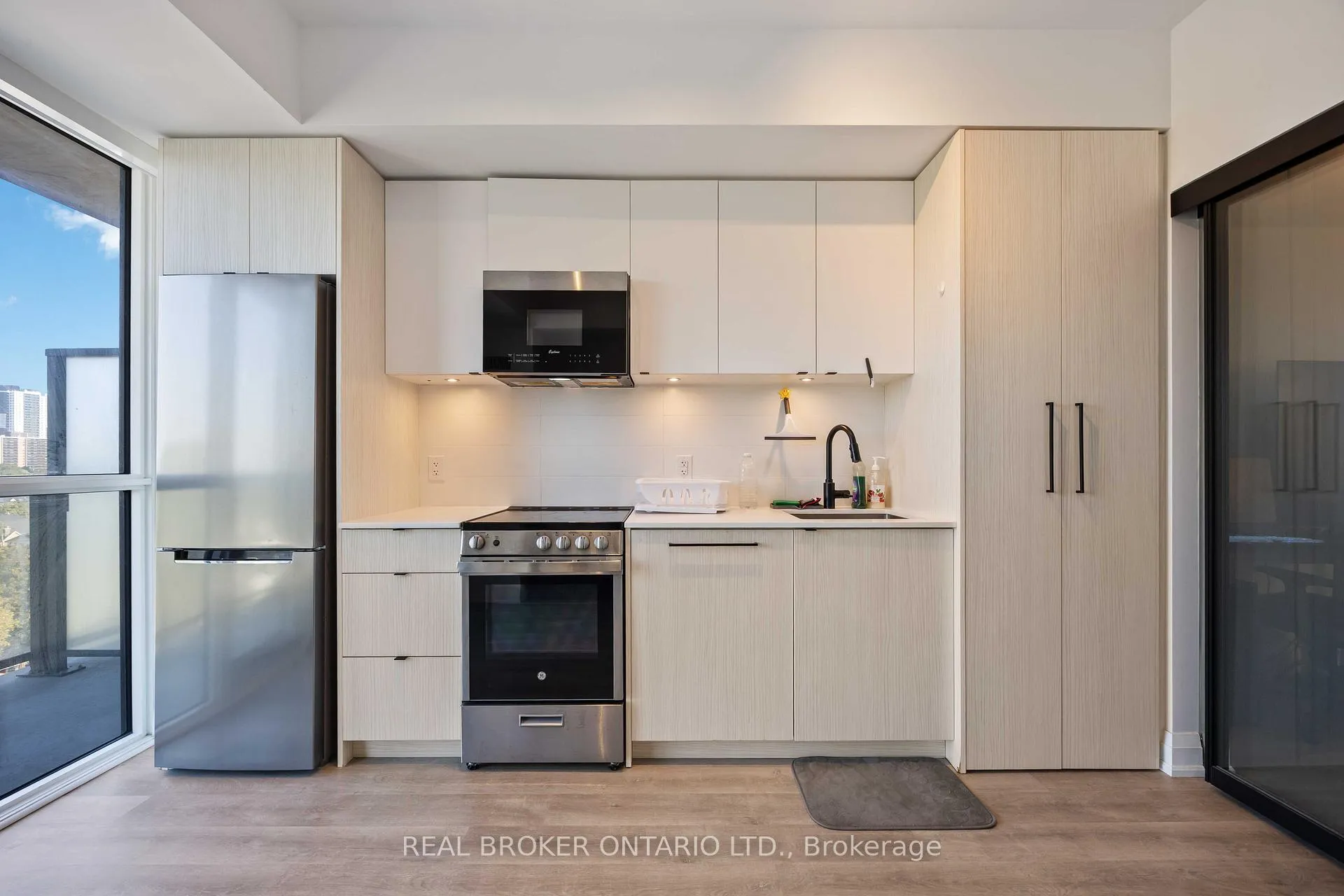 Photo 2 of Unit 705, 2369 Danforth Avenue, Toronto, East End-Danforth — HOMEH
