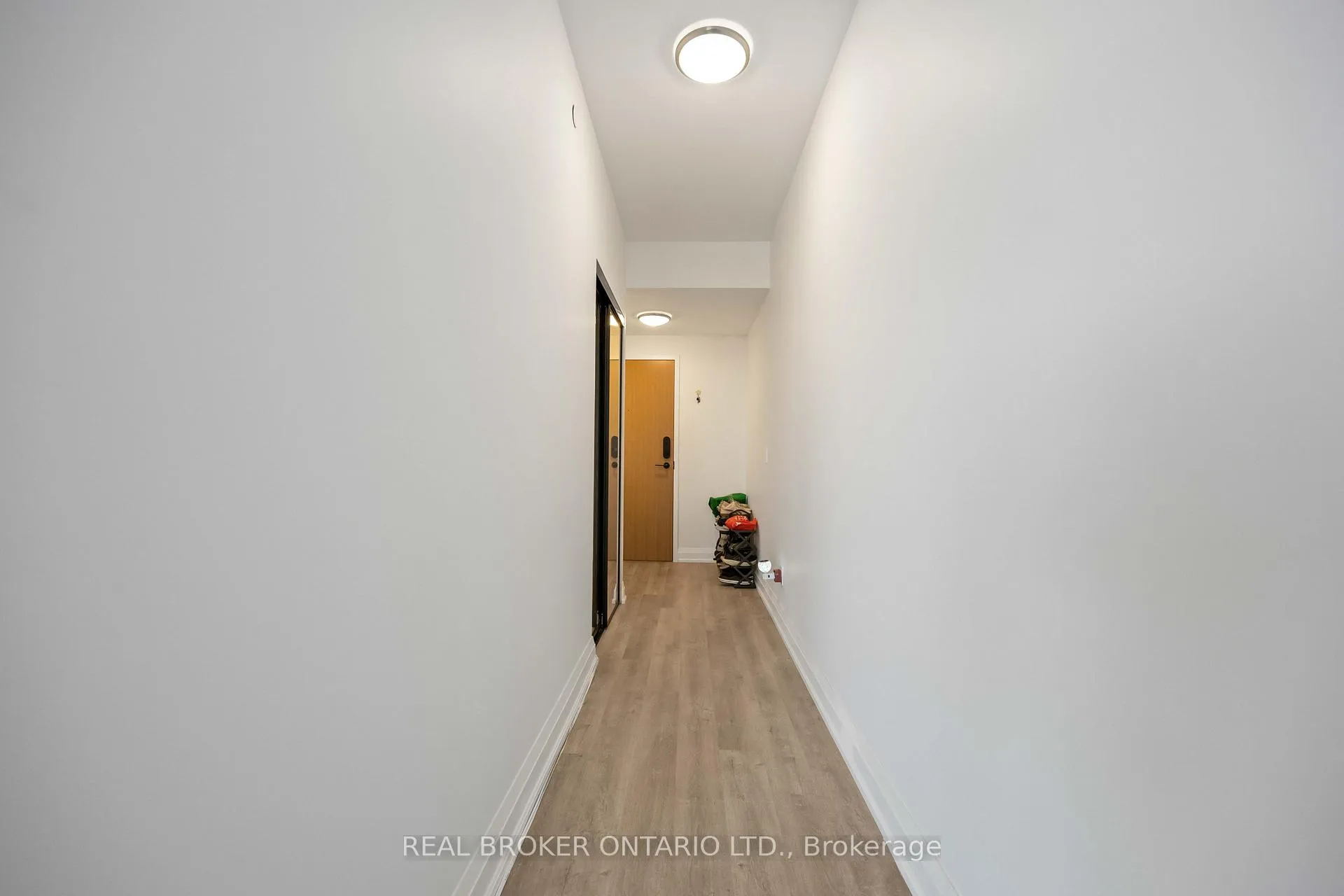 Photo 3 of Unit 705, 2369 Danforth Avenue, Toronto, East End-Danforth — HOMEH