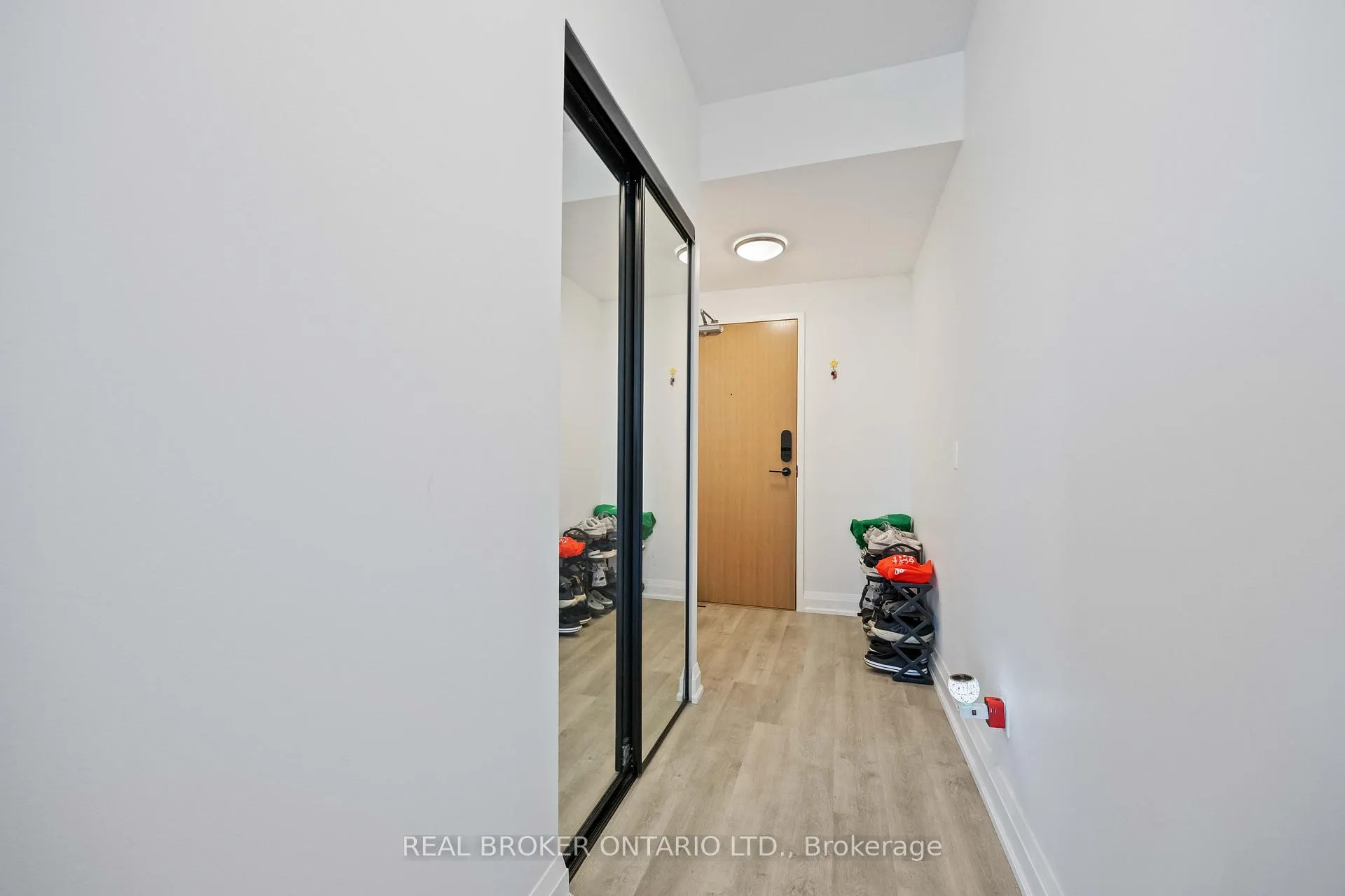 Photo 4 of Unit 705, 2369 Danforth Avenue, Toronto, East End-Danforth — HOMEH