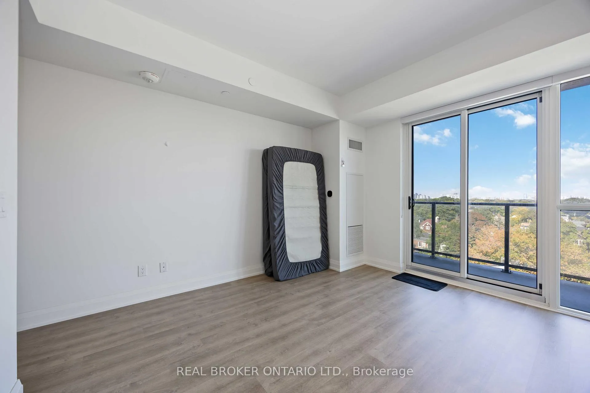 Photo 7 of Unit 705, 2369 Danforth Avenue, Toronto, East End-Danforth — HOMEH