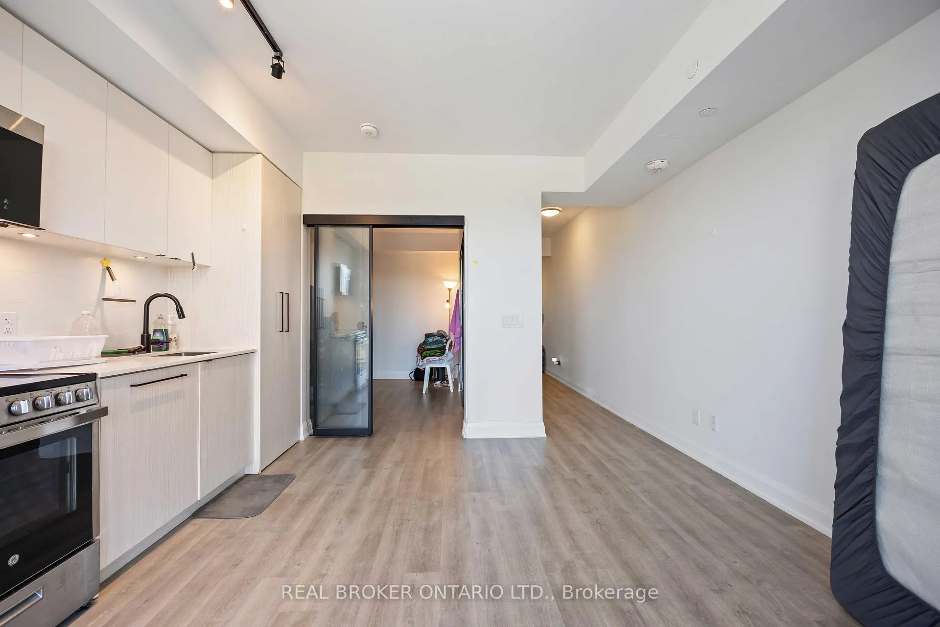 Photo 11 of Unit 705, 2369 Danforth Avenue, Toronto, East End-Danforth — HOMEH