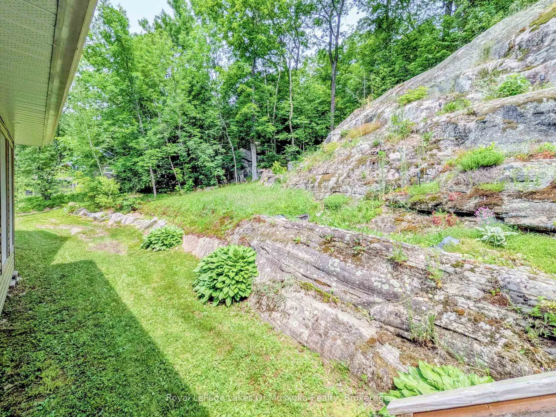 Photo 4 of 1441 Cedar Lane, Bracebridge, Macaulay — HOMEH