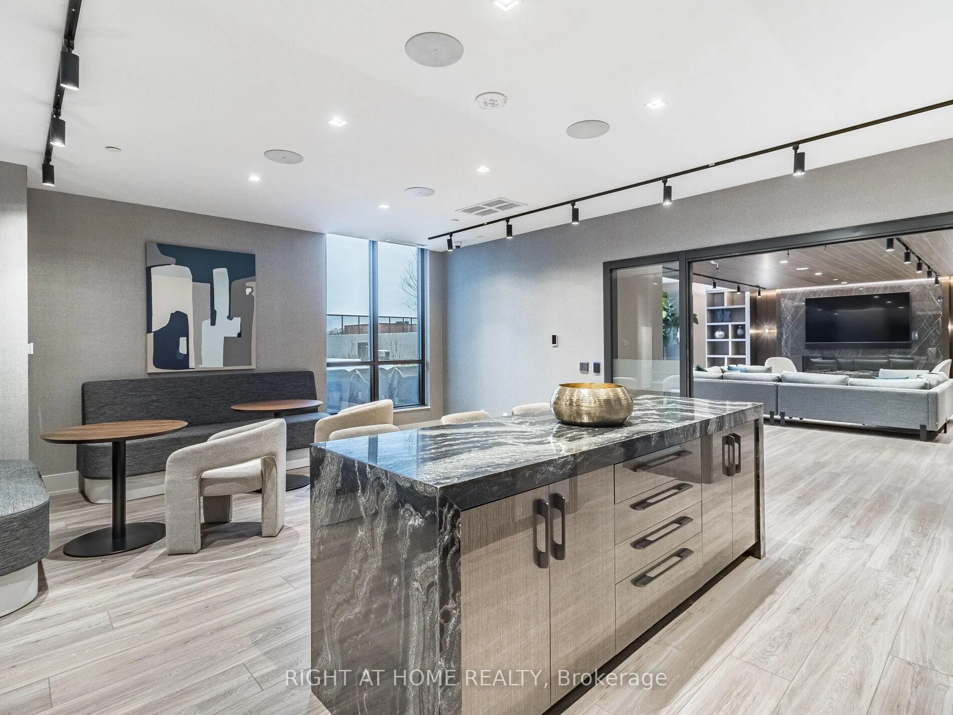 Photo 4 of Unit 314, 286 Main Street, Toronto, East End-Danforth — HOMEH
