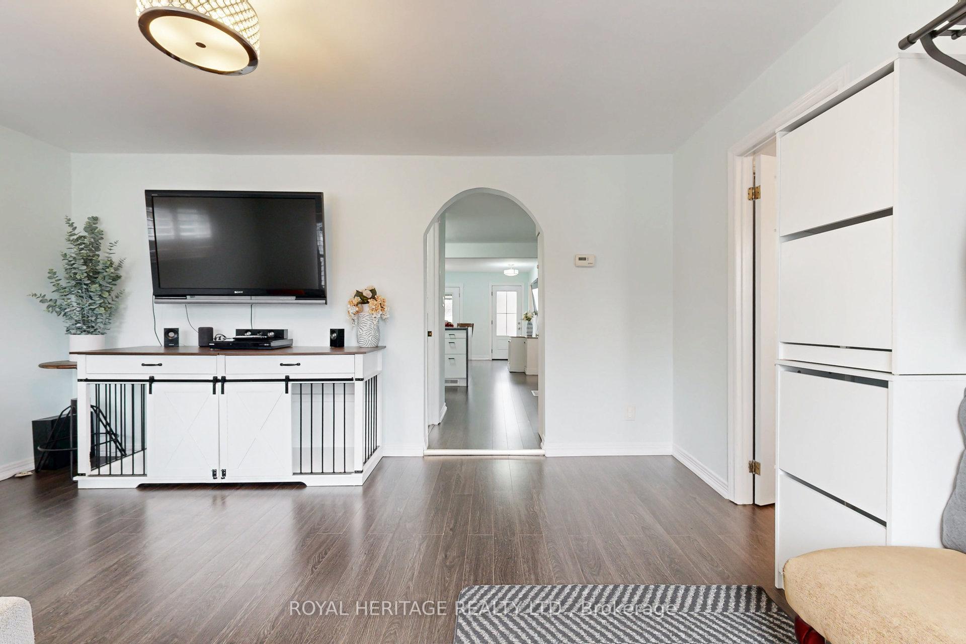 Photo 9 of 27 York Street, Ajax, Central — HOMEH