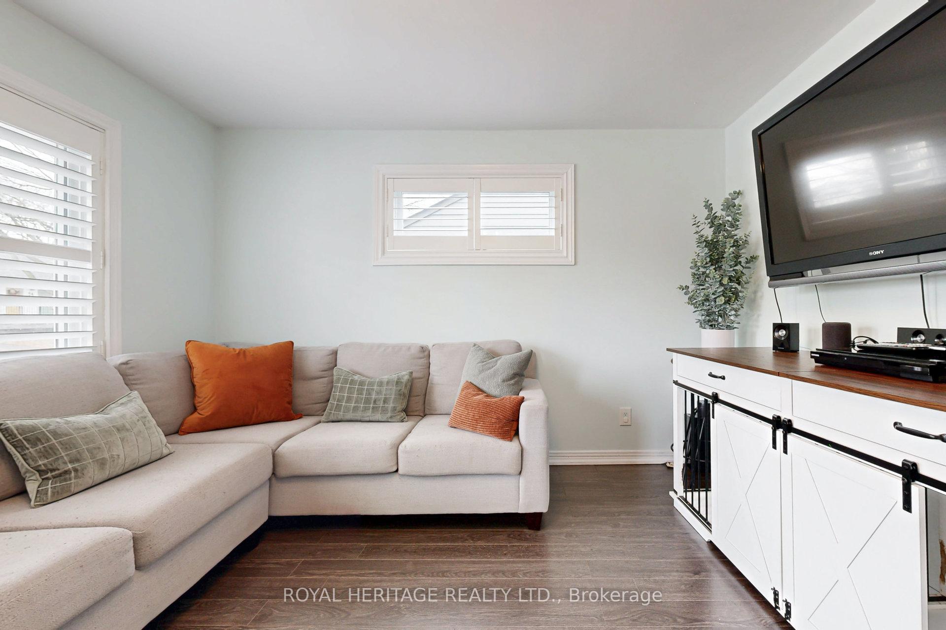 Photo 10 of 27 York Street, Ajax, Central — HOMEH