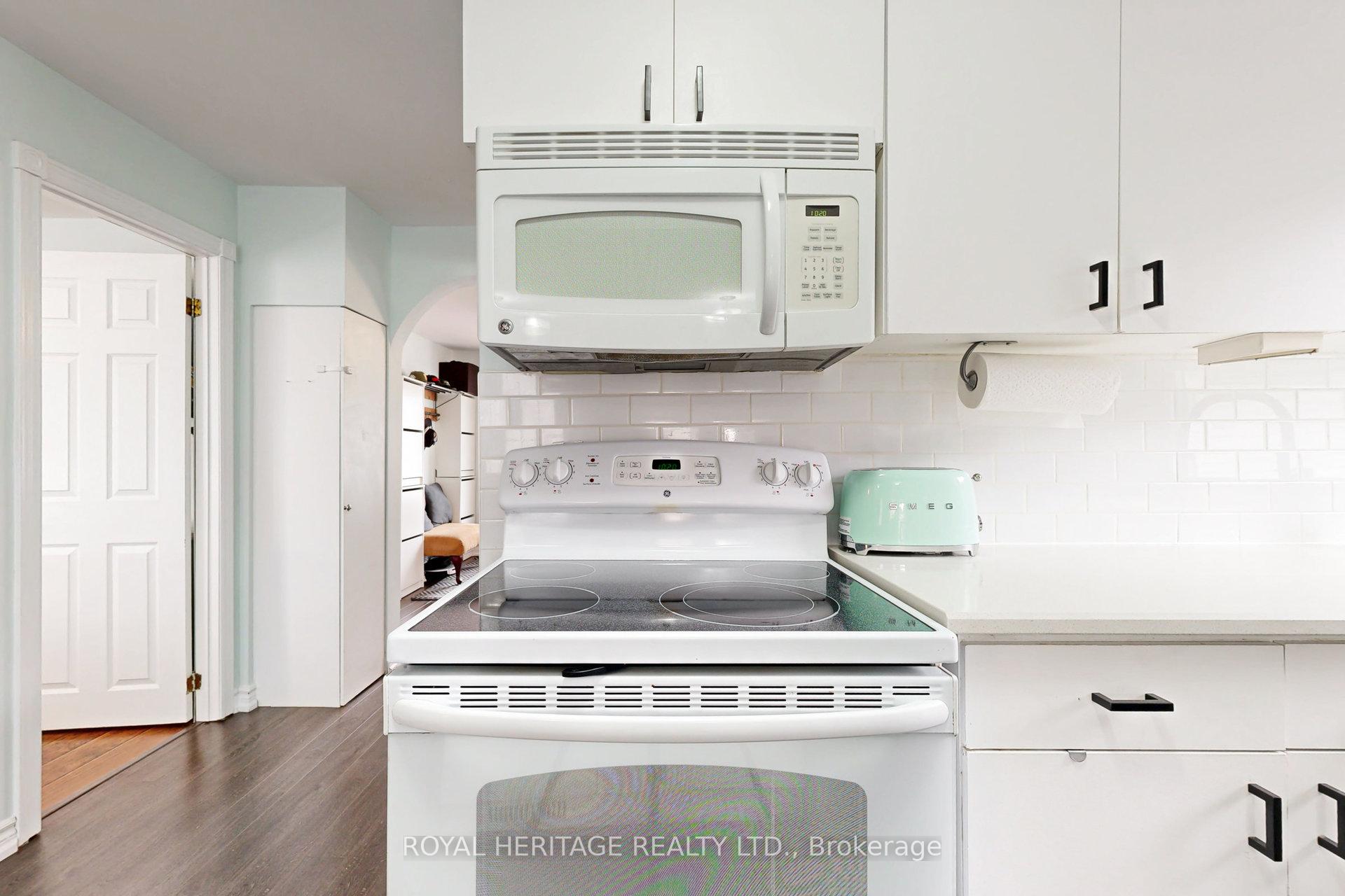 Photo 16 of 27 York Street, Ajax, Central — HOMEH