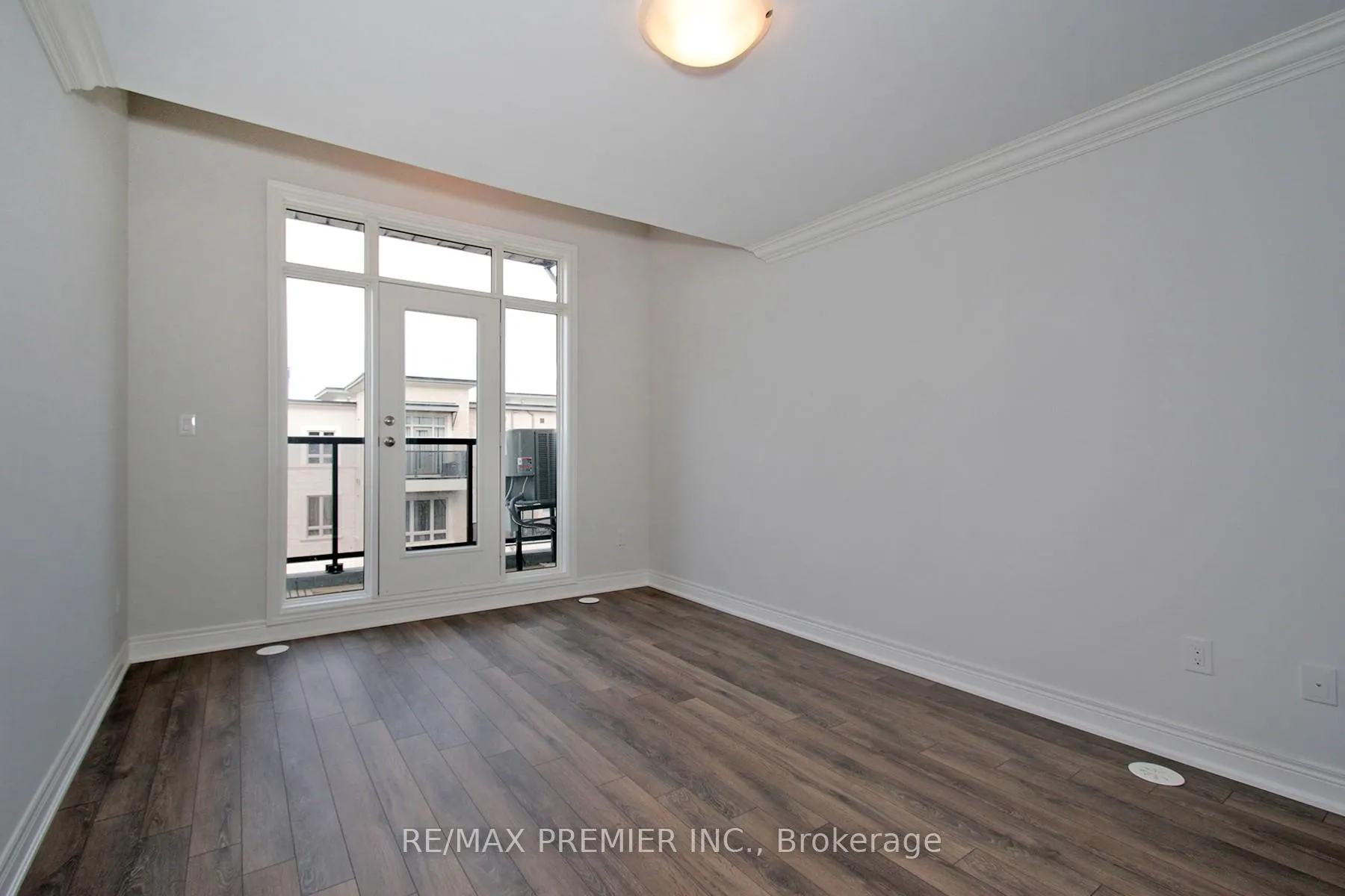 Photo 6 of Unit 17, 125 Kayla Crescent, Vaughan, Maple — HOMEH