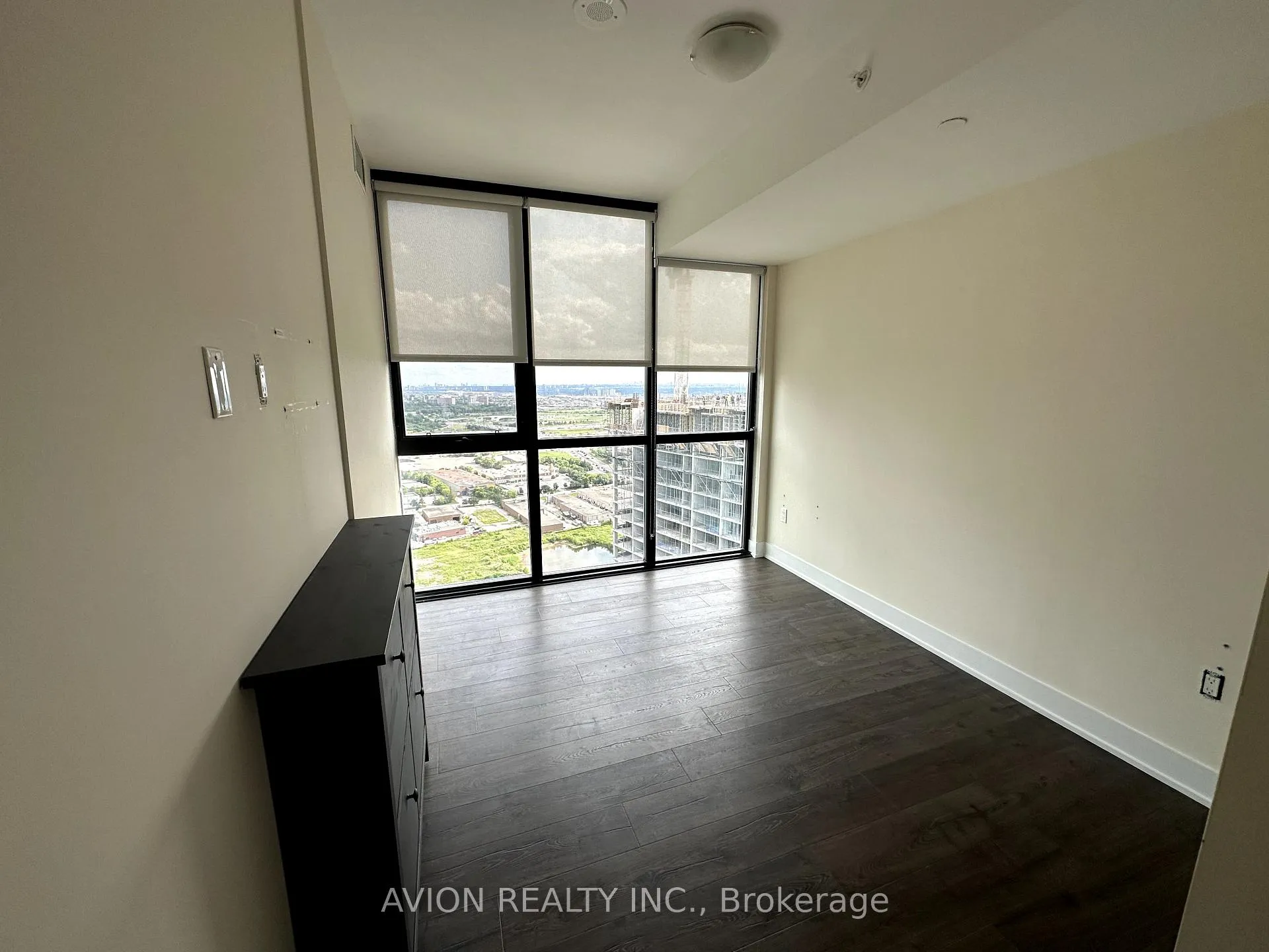 Photo 7 of Unit 3302, 2916 Hwy 7 Road, Vaughan, Concord — HOMEH