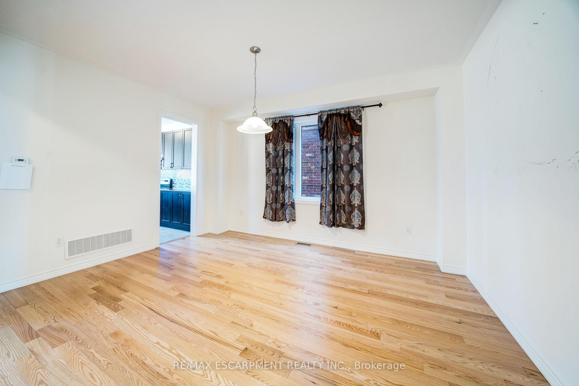 Photo 8 of 865 Fallis Line, Cavan Monaghan, Cavan Twp — HOMEH