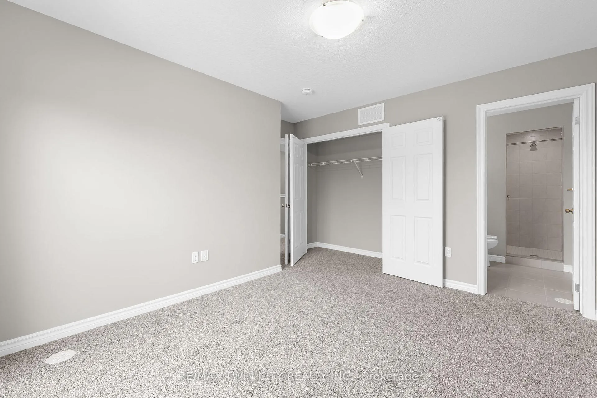 Photo 14 of 11 Lomond Lane, Kitchener — HOMEH