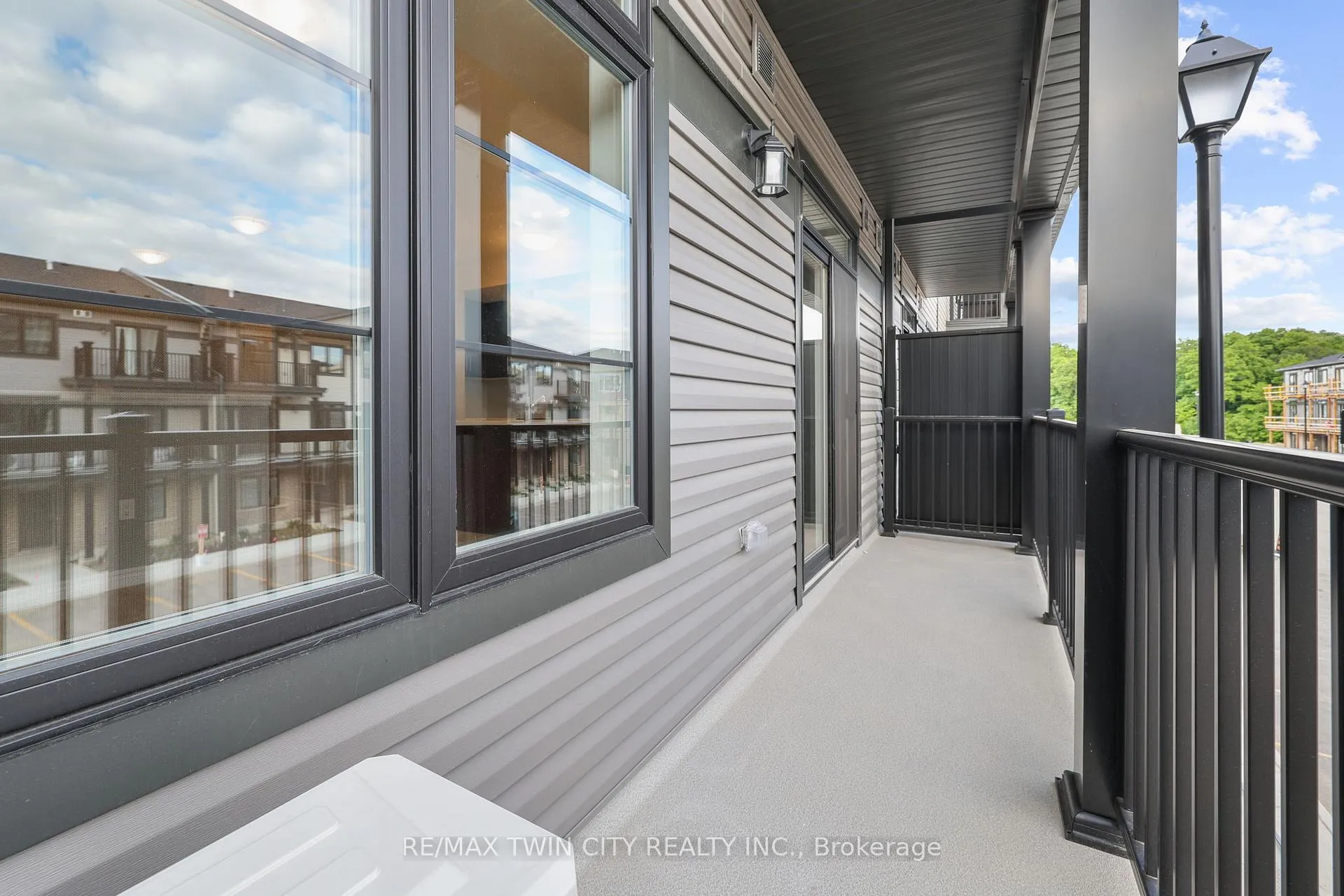 Photo 21 of 11 Lomond Lane, Kitchener — HOMEH
