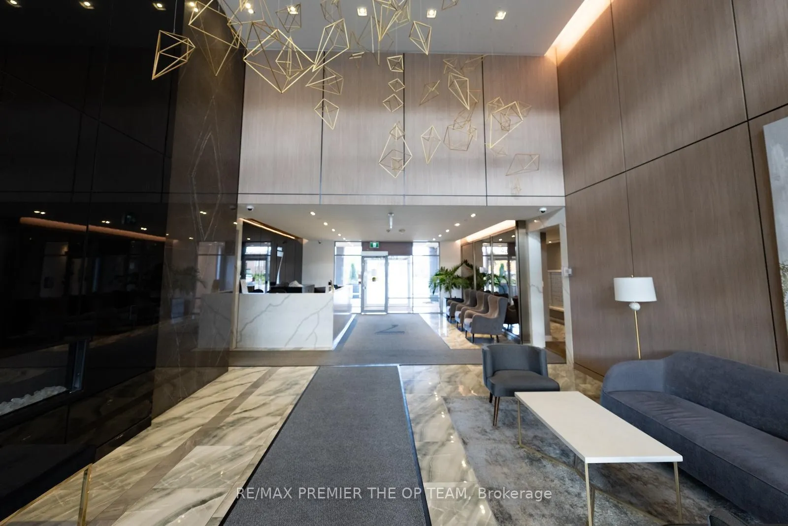 Photo 5 of Unit 814, 4800 Highway 7, Vaughan, East Woodbridge — HOMEH