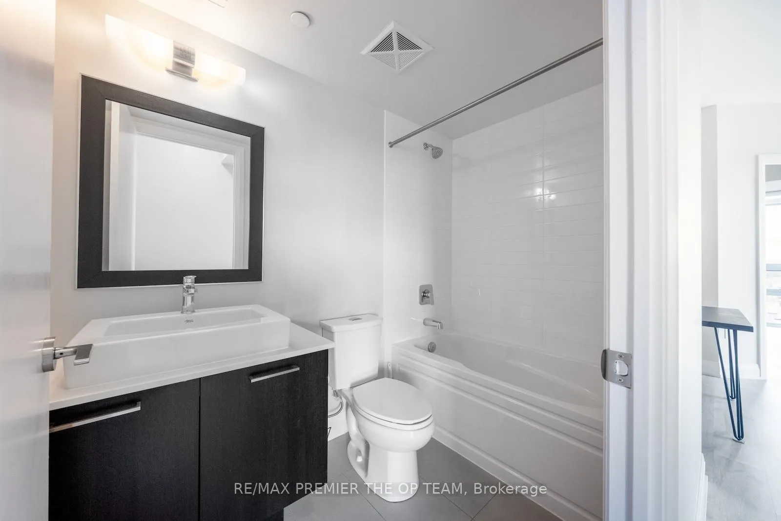 Photo 8 of Unit 814, 4800 Highway 7, Vaughan, East Woodbridge — HOMEH