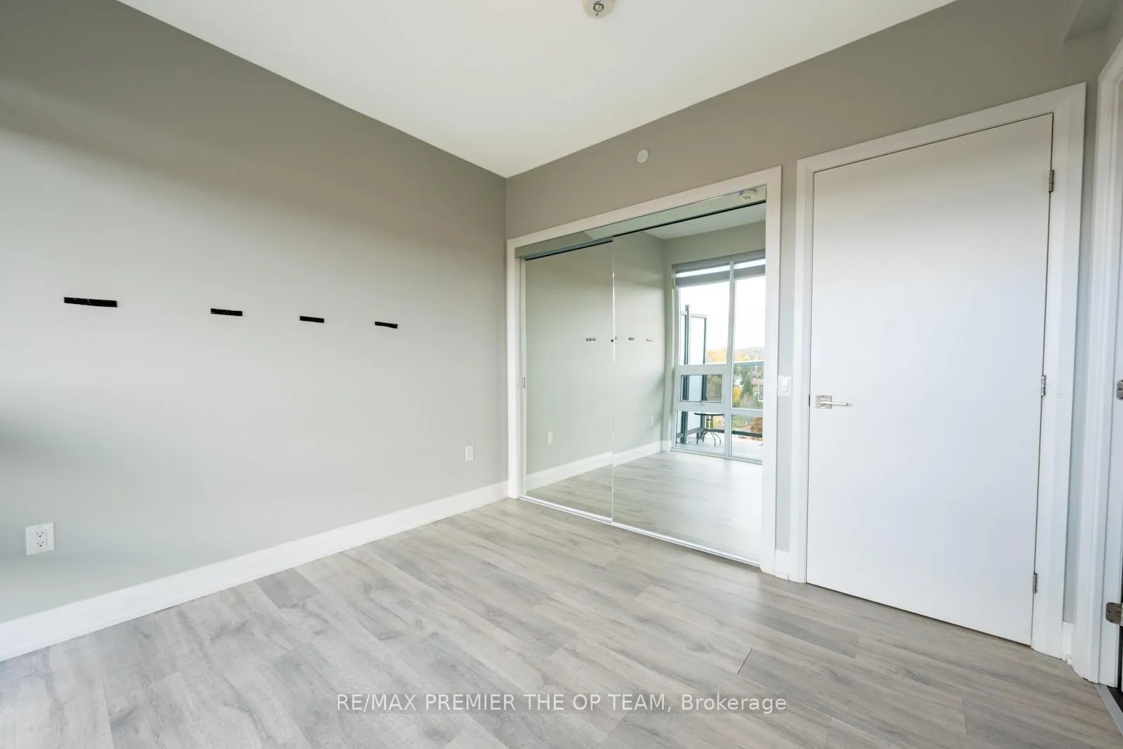 Photo 10 of Unit 814, 4800 Highway 7, Vaughan, East Woodbridge — HOMEH
