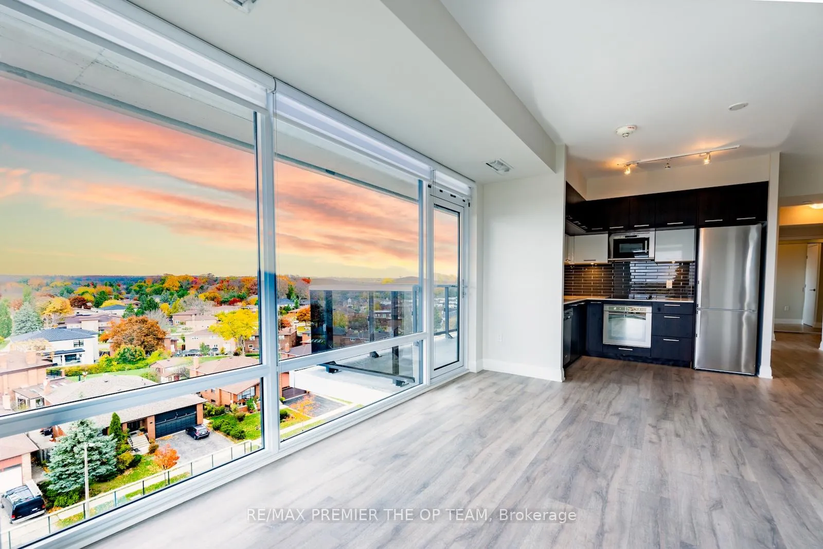 Photo 17 of Unit 814, 4800 Highway 7, Vaughan, East Woodbridge — HOMEH