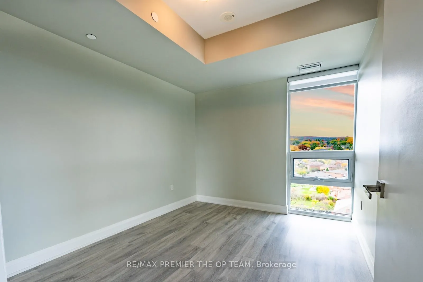 Photo 20 of Unit 814, 4800 Highway 7, Vaughan, East Woodbridge — HOMEH