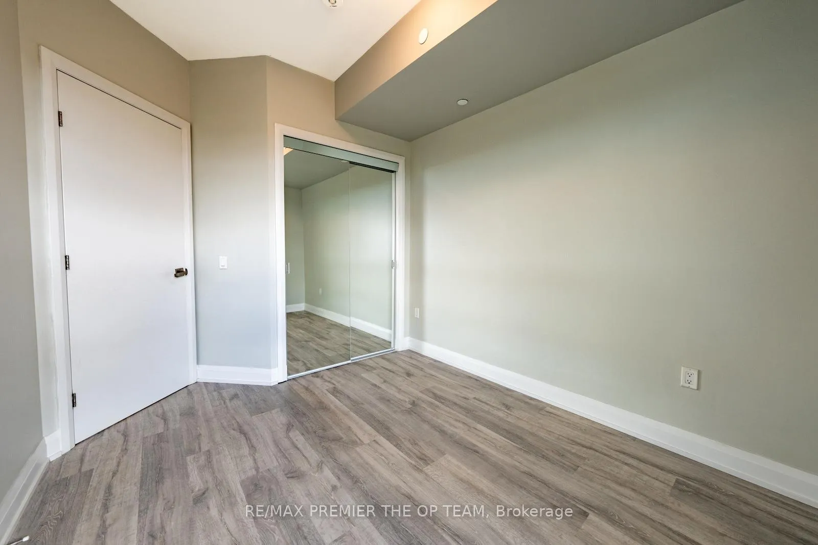 Photo 21 of Unit 814, 4800 Highway 7, Vaughan, East Woodbridge — HOMEH