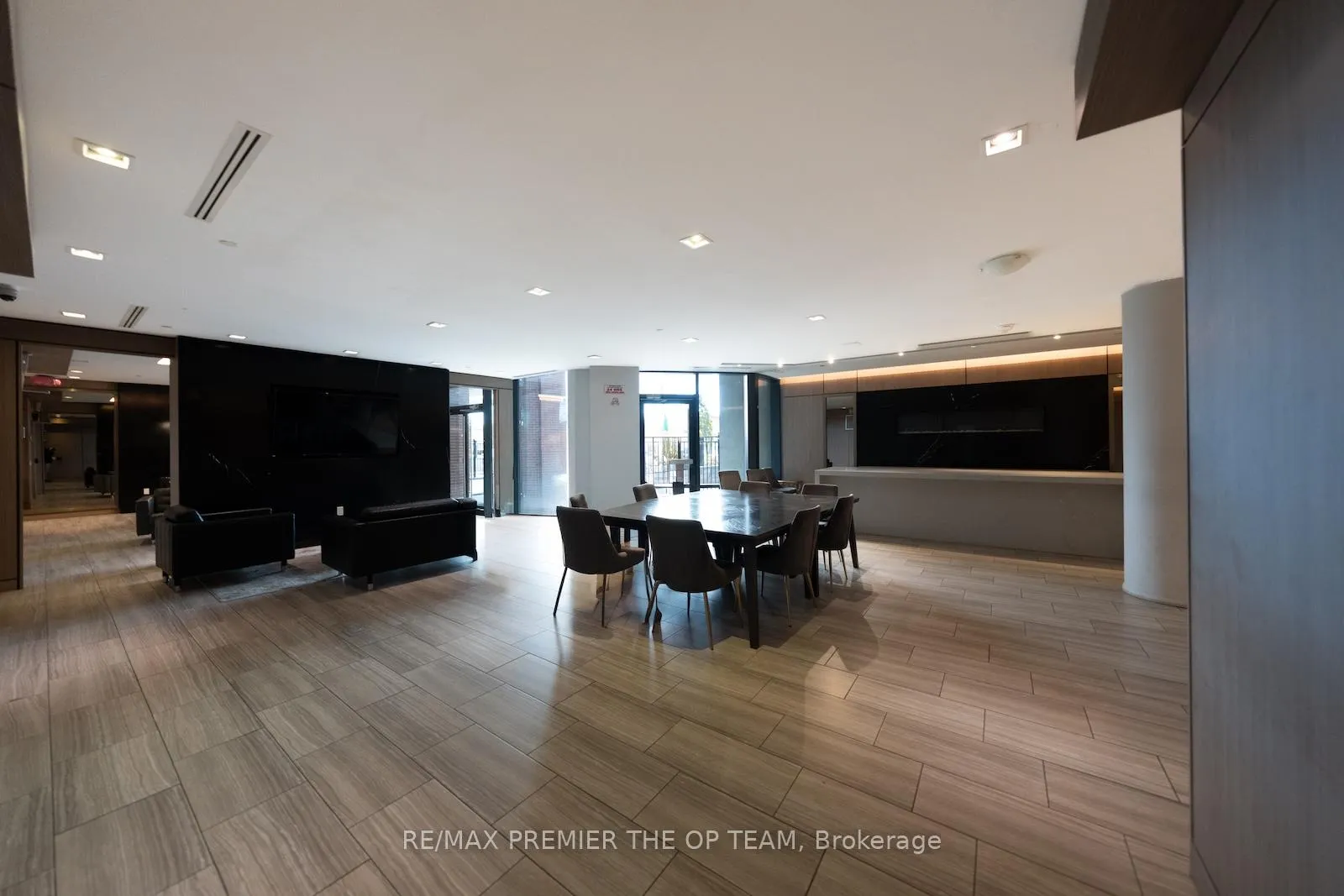 Photo 26 of Unit 814, 4800 Highway 7, Vaughan, East Woodbridge — HOMEH