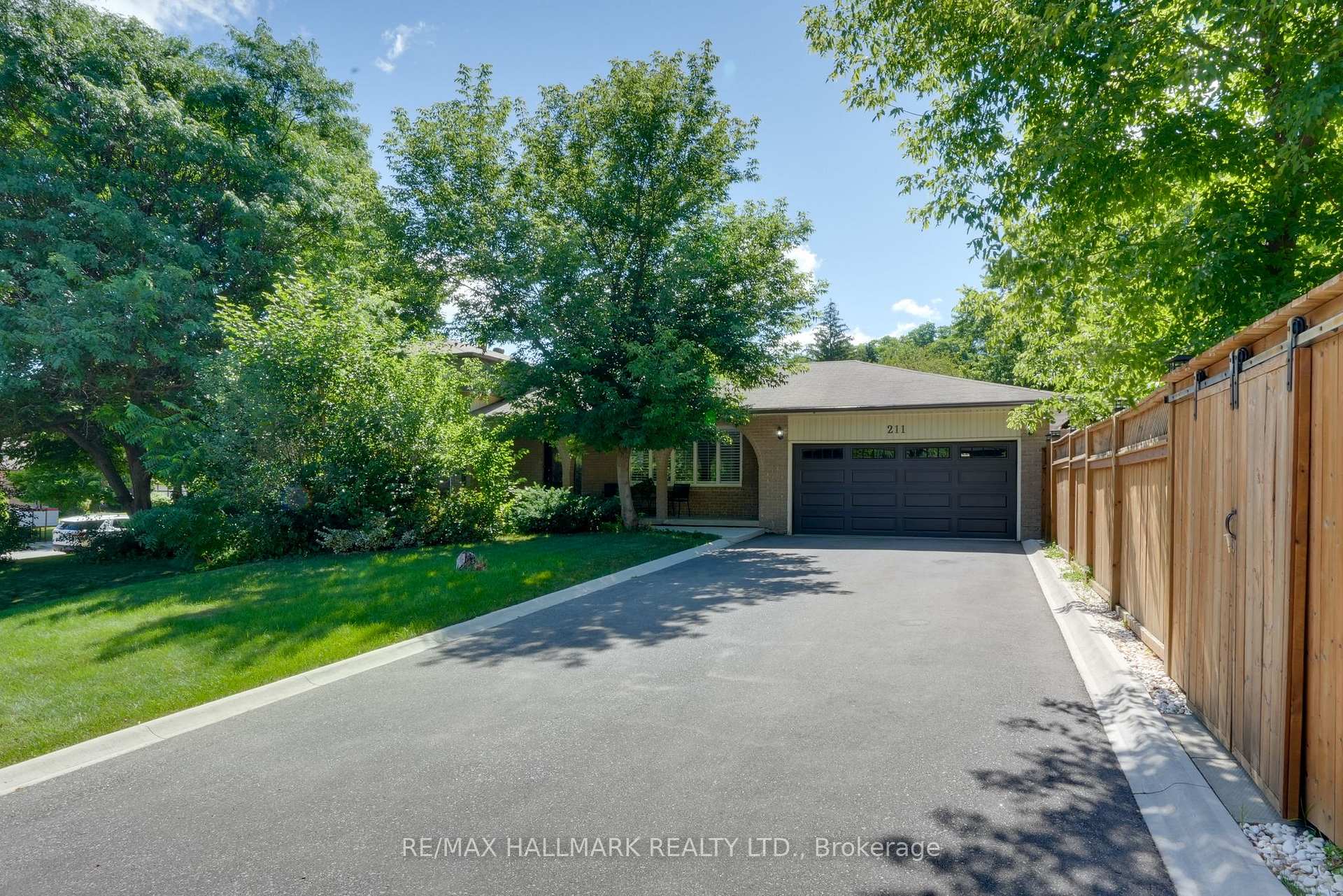 Photo 1 of 211 Foundry Street, Caledon, Bolton West — HOMEH