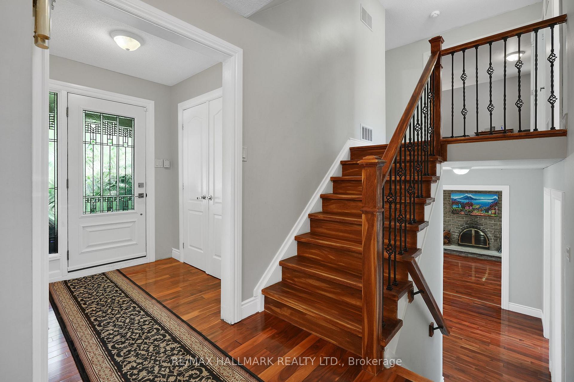 Photo 2 of 211 Foundry Street, Caledon, Bolton West — HOMEH