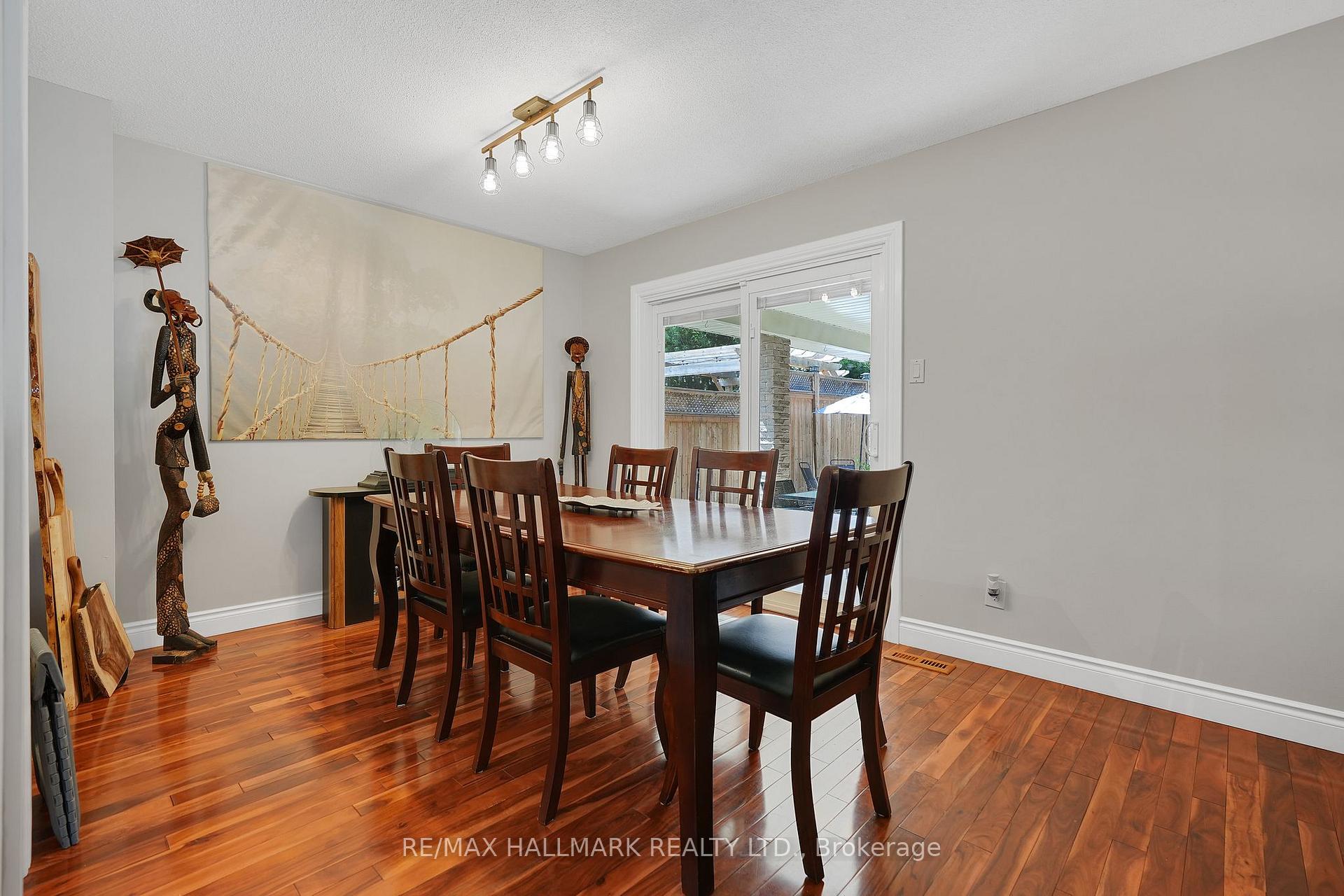 Photo 5 of 211 Foundry Street, Caledon, Bolton West — HOMEH
