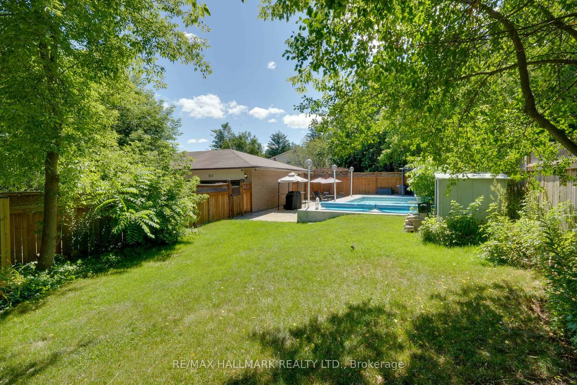 Photo 10 of 211 Foundry Street, Caledon, Bolton West — HOMEH