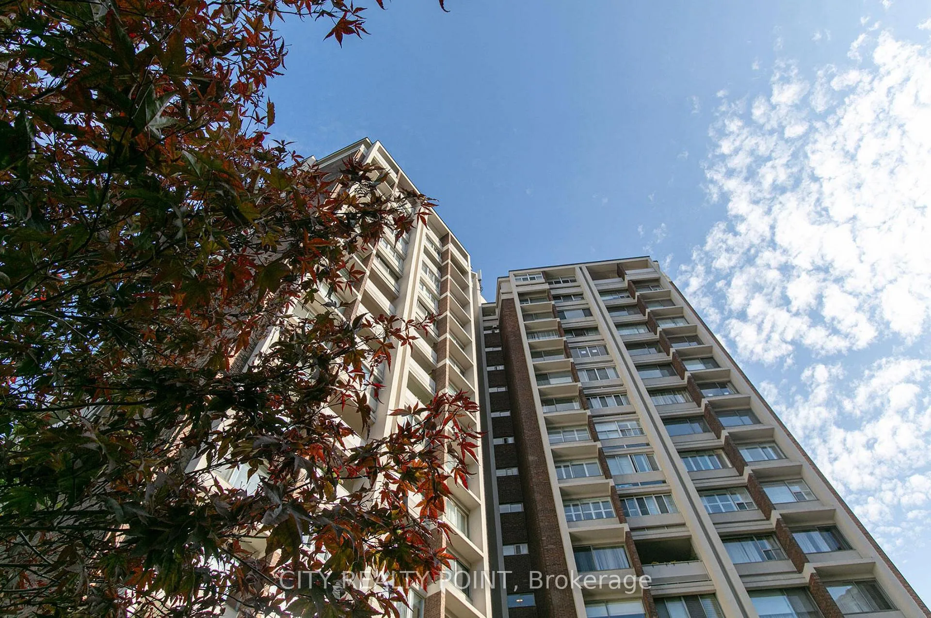 Front of Unit 303, 9 Deer Park Crescent