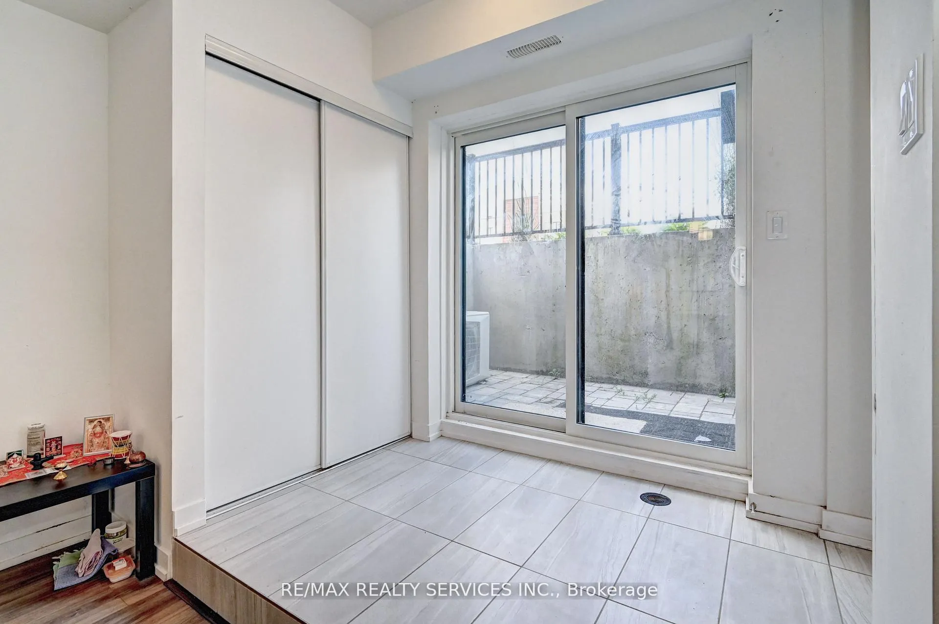 Photo 6 of Unit B9, 10 Palace Street, Kitchener — HOMEH