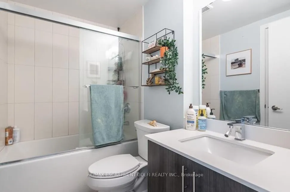 Photo 12 of Unit 404, 550 North Service Road, Grimsby, Grimsby Beach — HOMEH