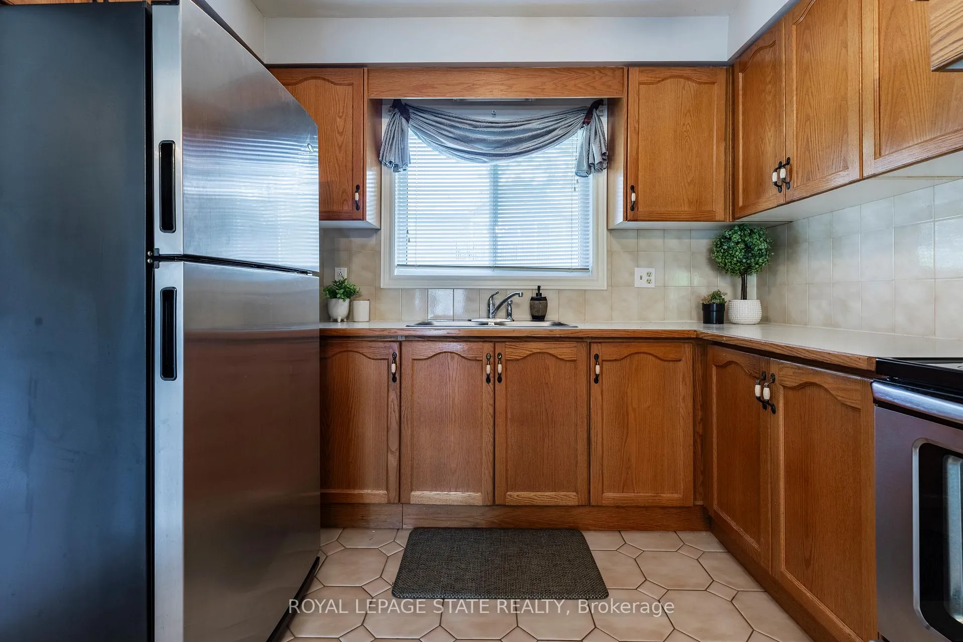 Photo 19 of Unit 9, 1475 Upper Gage Avenue, Hamilton, Templemead — HOMEH