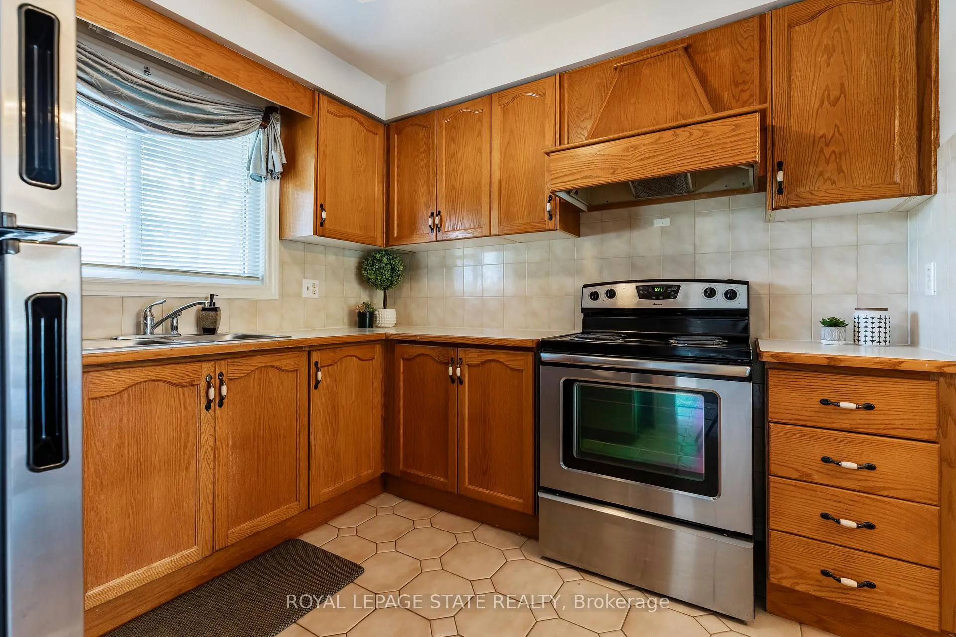 Photo 20 of Unit 9, 1475 Upper Gage Avenue, Hamilton, Templemead — HOMEH