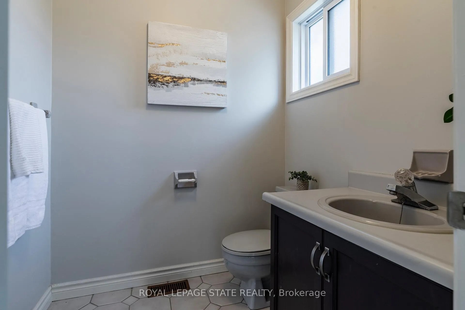 Photo 25 of Unit 9, 1475 Upper Gage Avenue, Hamilton, Templemead — HOMEH