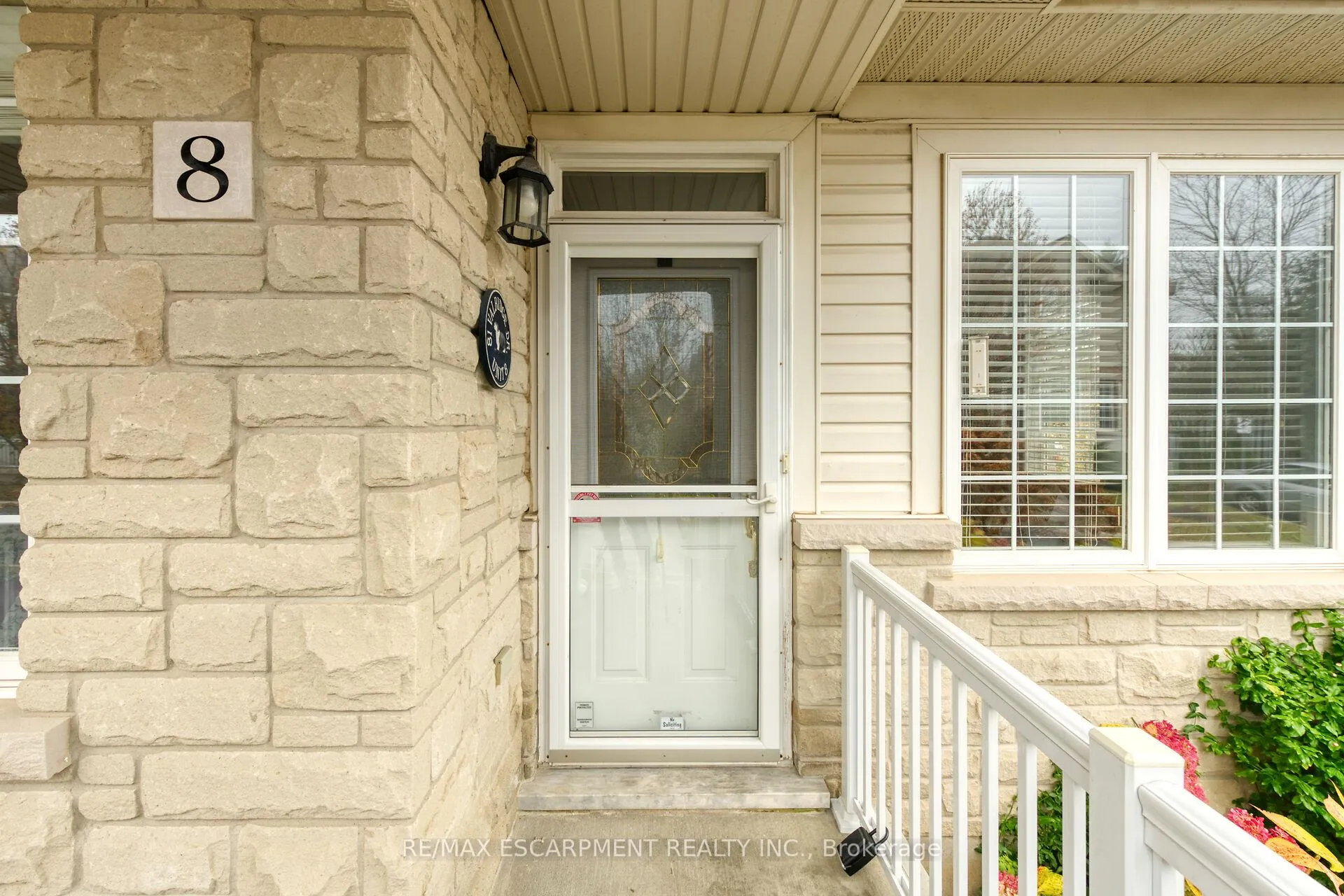 Photo 3 of Unit 8, 81 Valridge Drive, Hamilton, Ancaster — HOMEH