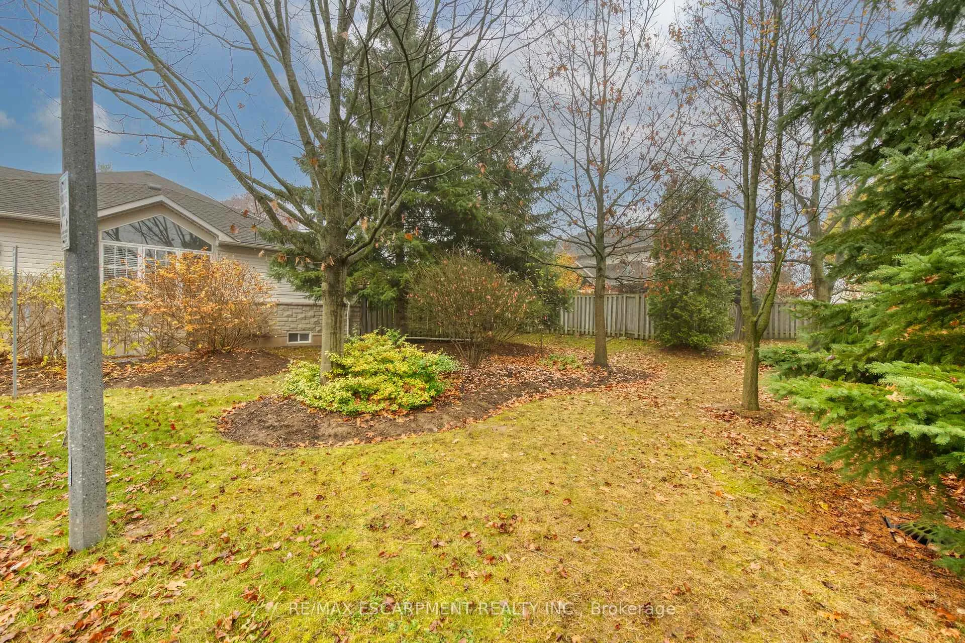 Photo 6 of Unit 8, 81 Valridge Drive, Hamilton, Ancaster — HOMEH