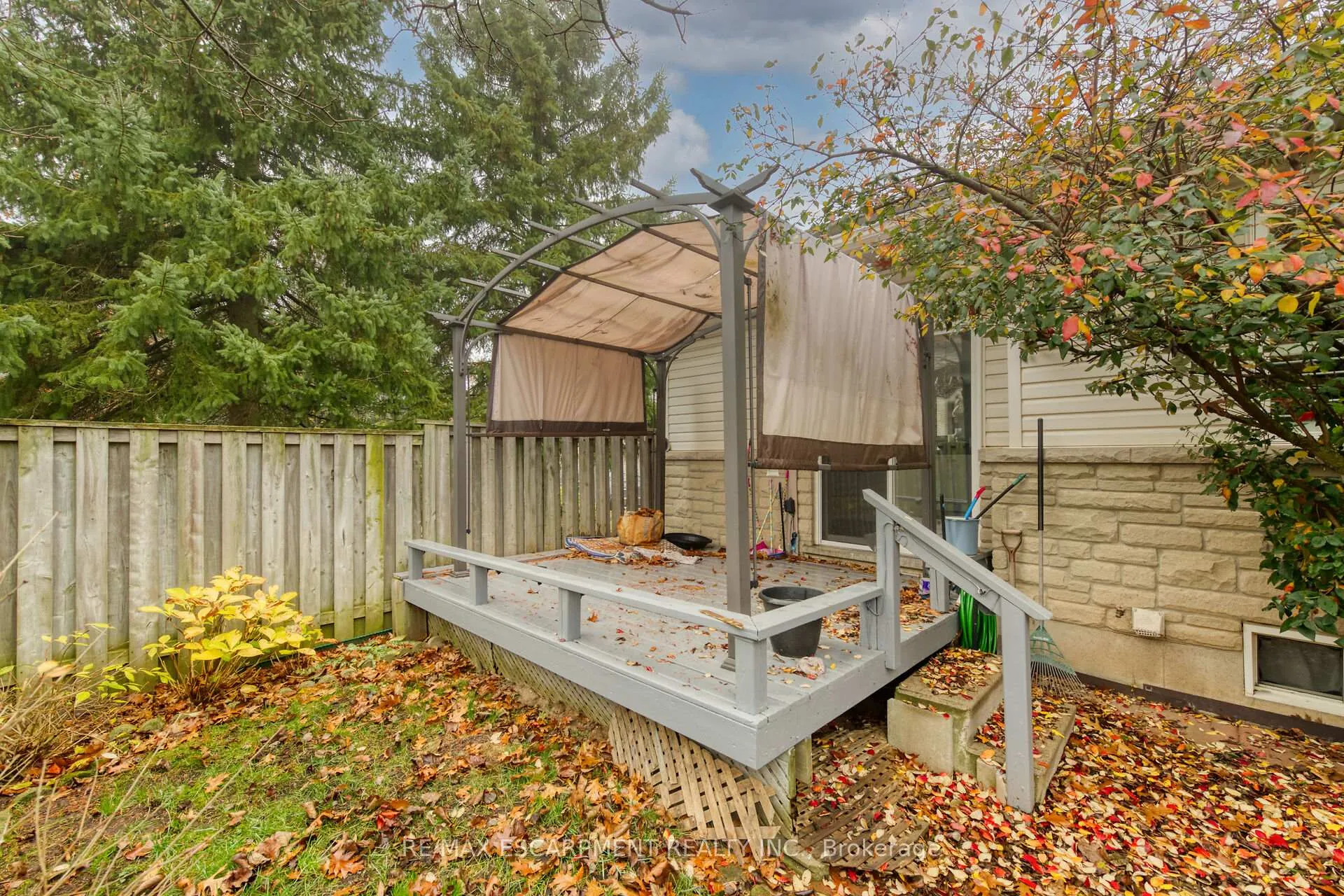 Photo 10 of Unit 8, 81 Valridge Drive, Hamilton, Ancaster — HOMEH