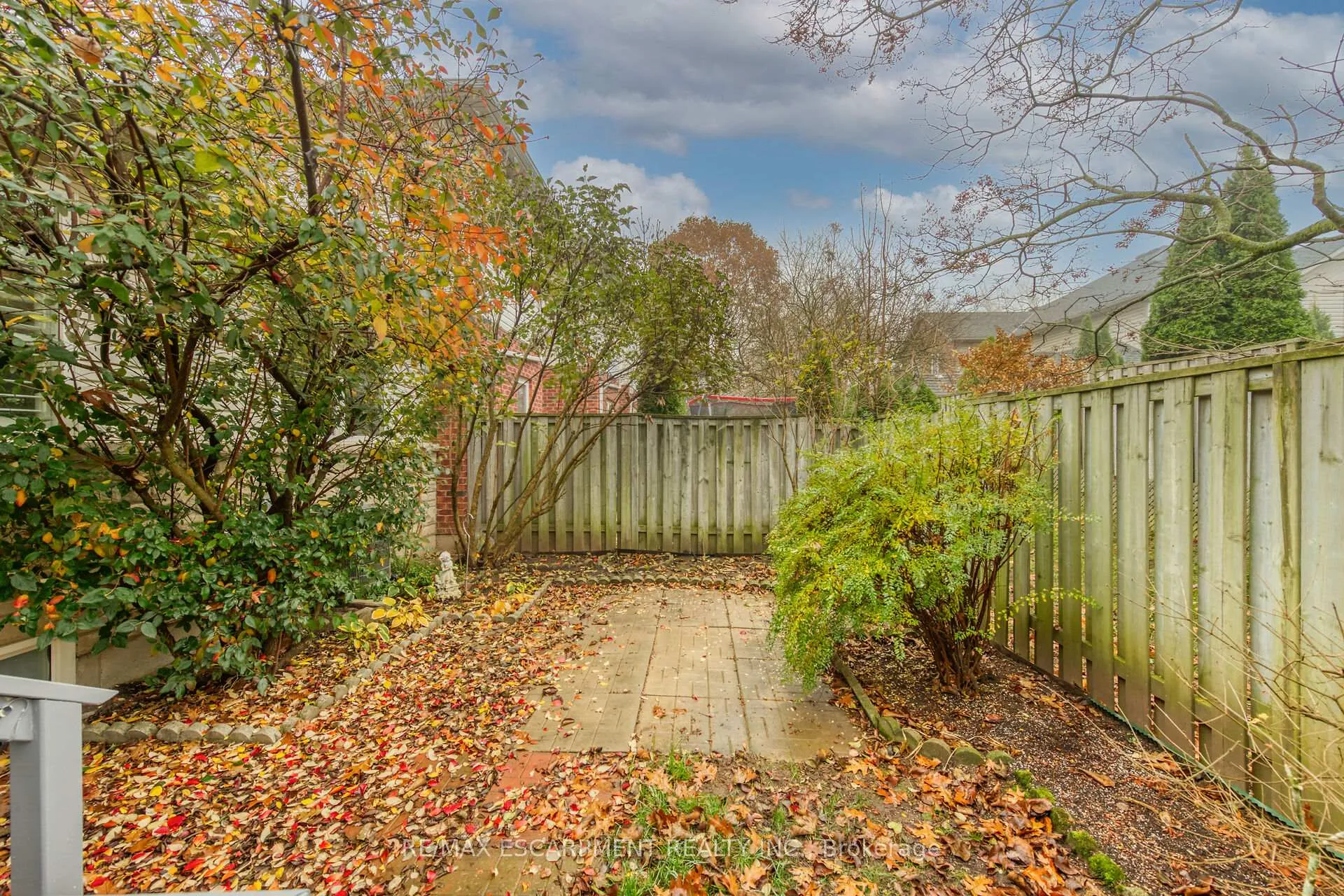 Photo 11 of Unit 8, 81 Valridge Drive, Hamilton, Ancaster — HOMEH