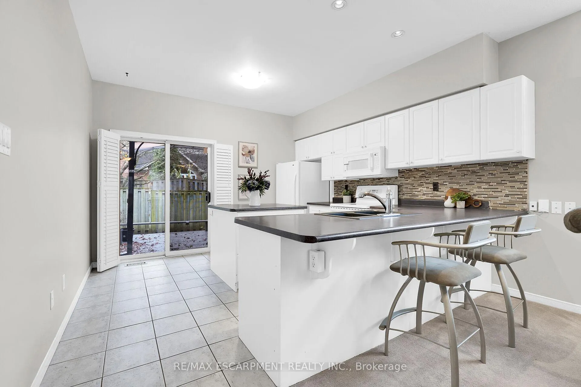 Photo 12 of Unit 8, 81 Valridge Drive, Hamilton, Ancaster — HOMEH