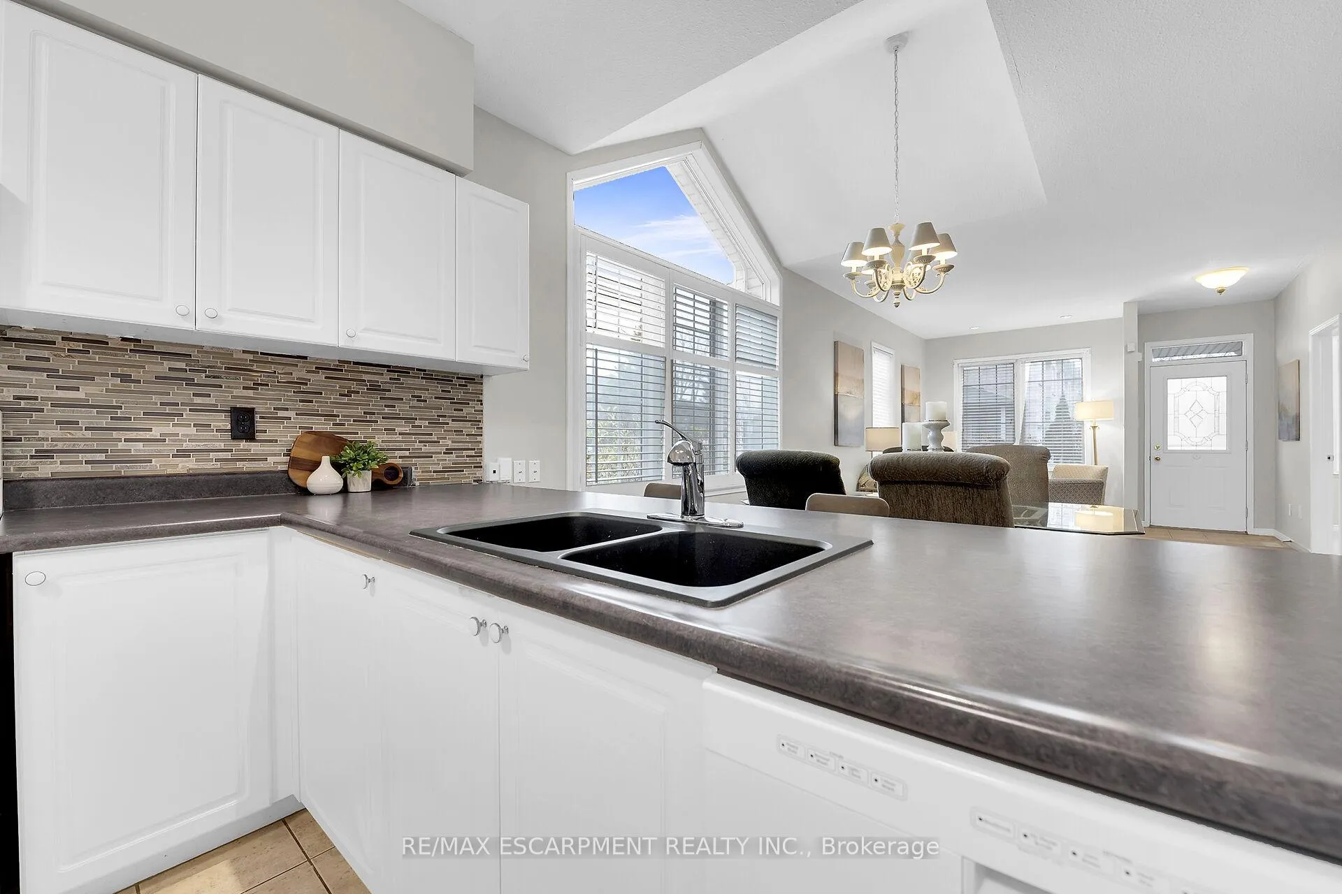 Photo 15 of Unit 8, 81 Valridge Drive, Hamilton, Ancaster — HOMEH