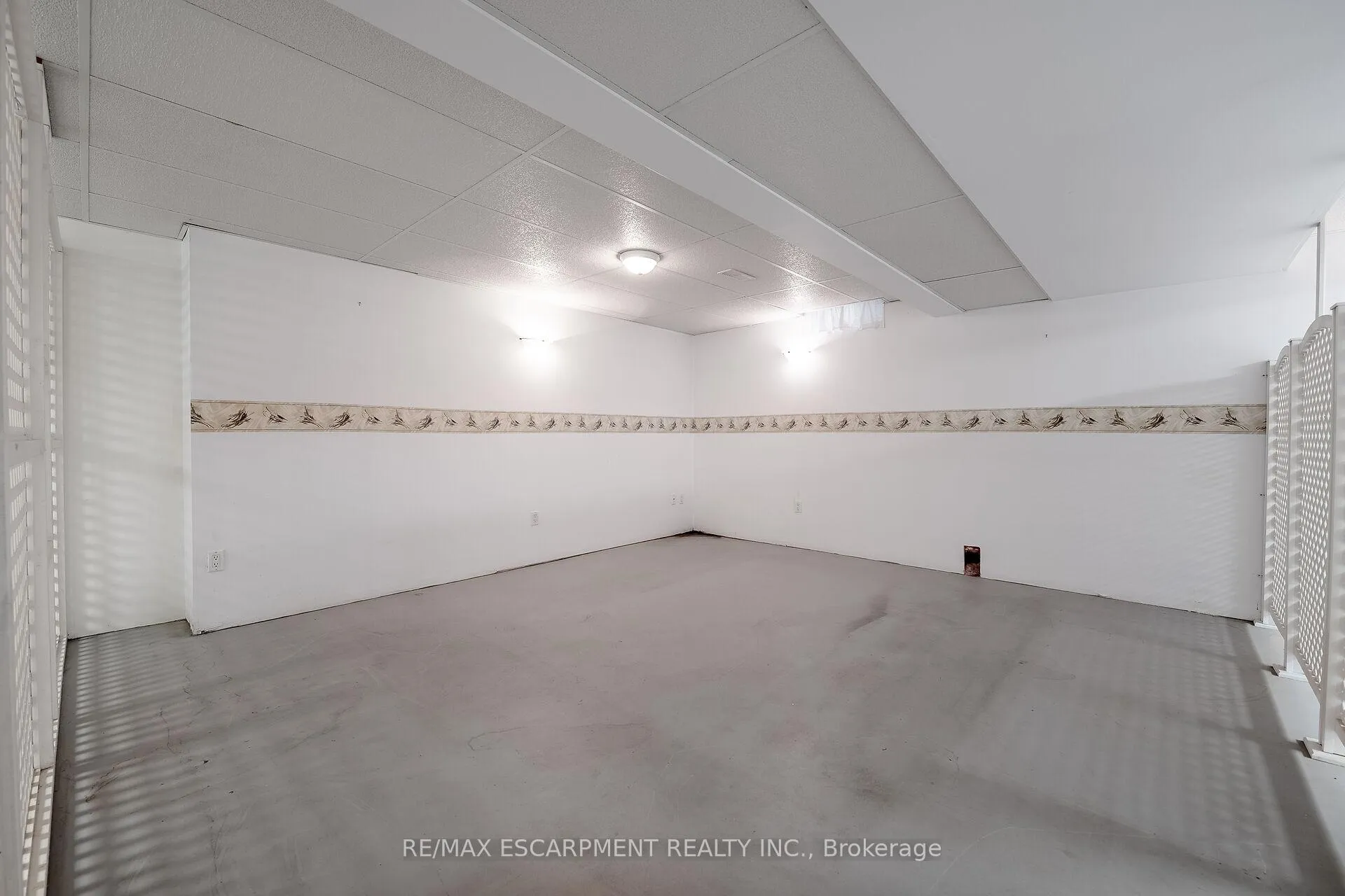 Photo 36 of Unit 8, 81 Valridge Drive, Hamilton, Ancaster — HOMEH