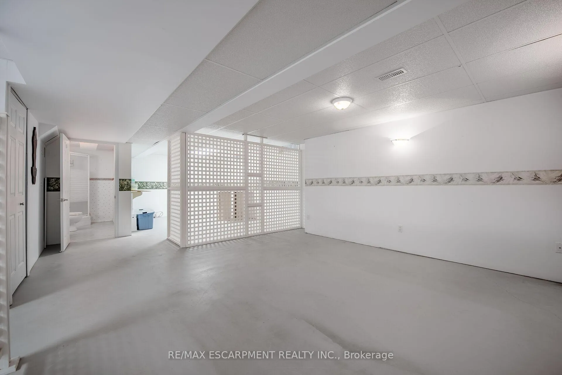 Photo 37 of Unit 8, 81 Valridge Drive, Hamilton, Ancaster — HOMEH