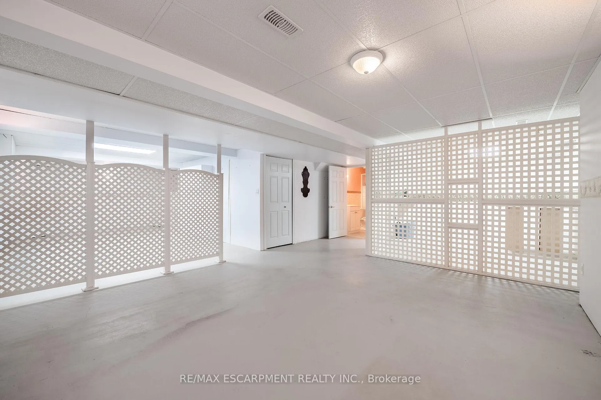 Photo 38 of Unit 8, 81 Valridge Drive, Hamilton, Ancaster — HOMEH