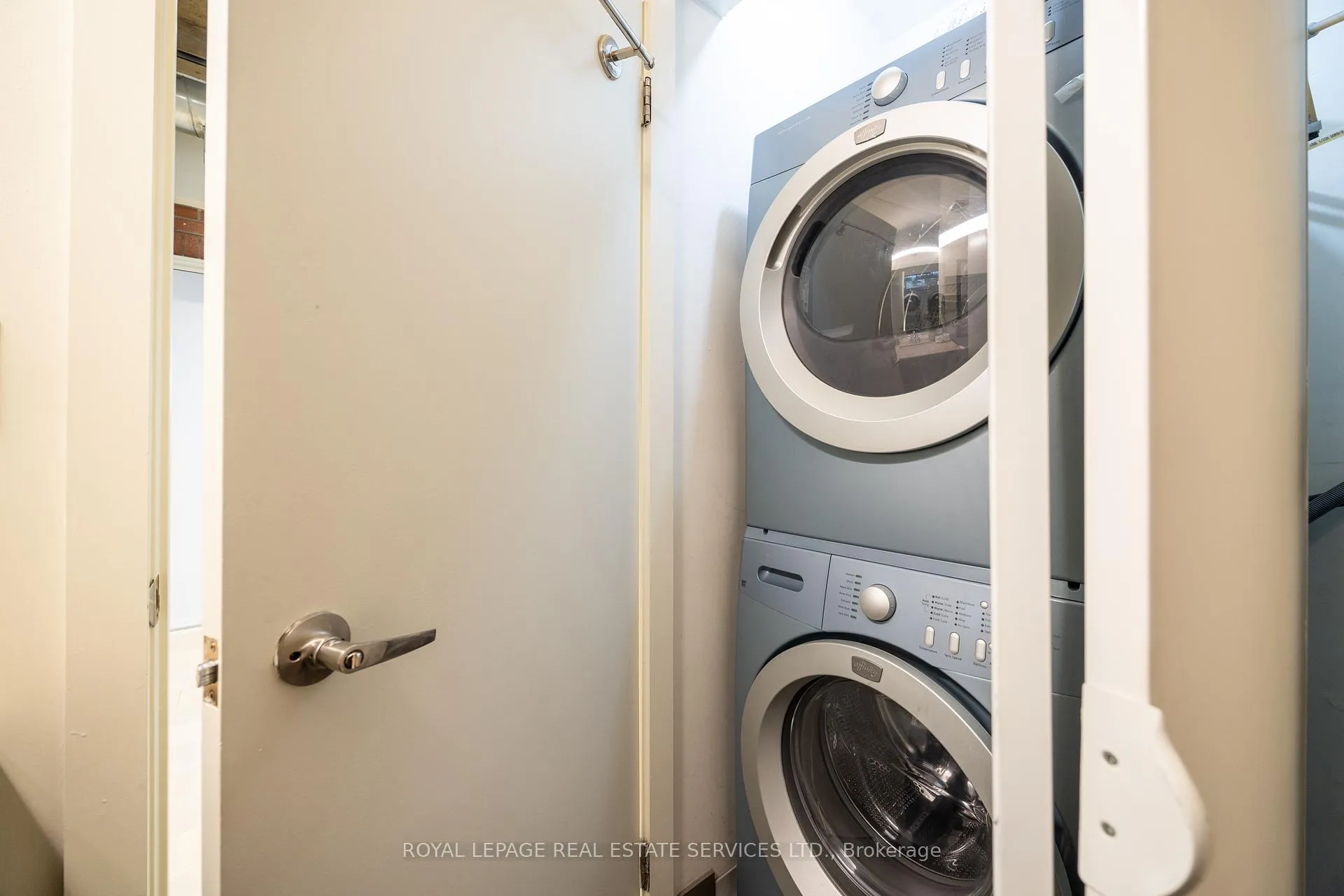 Photo 14 of Unit 101, 10 Wellesley Place, Toronto, North St. James Town — HOMEH