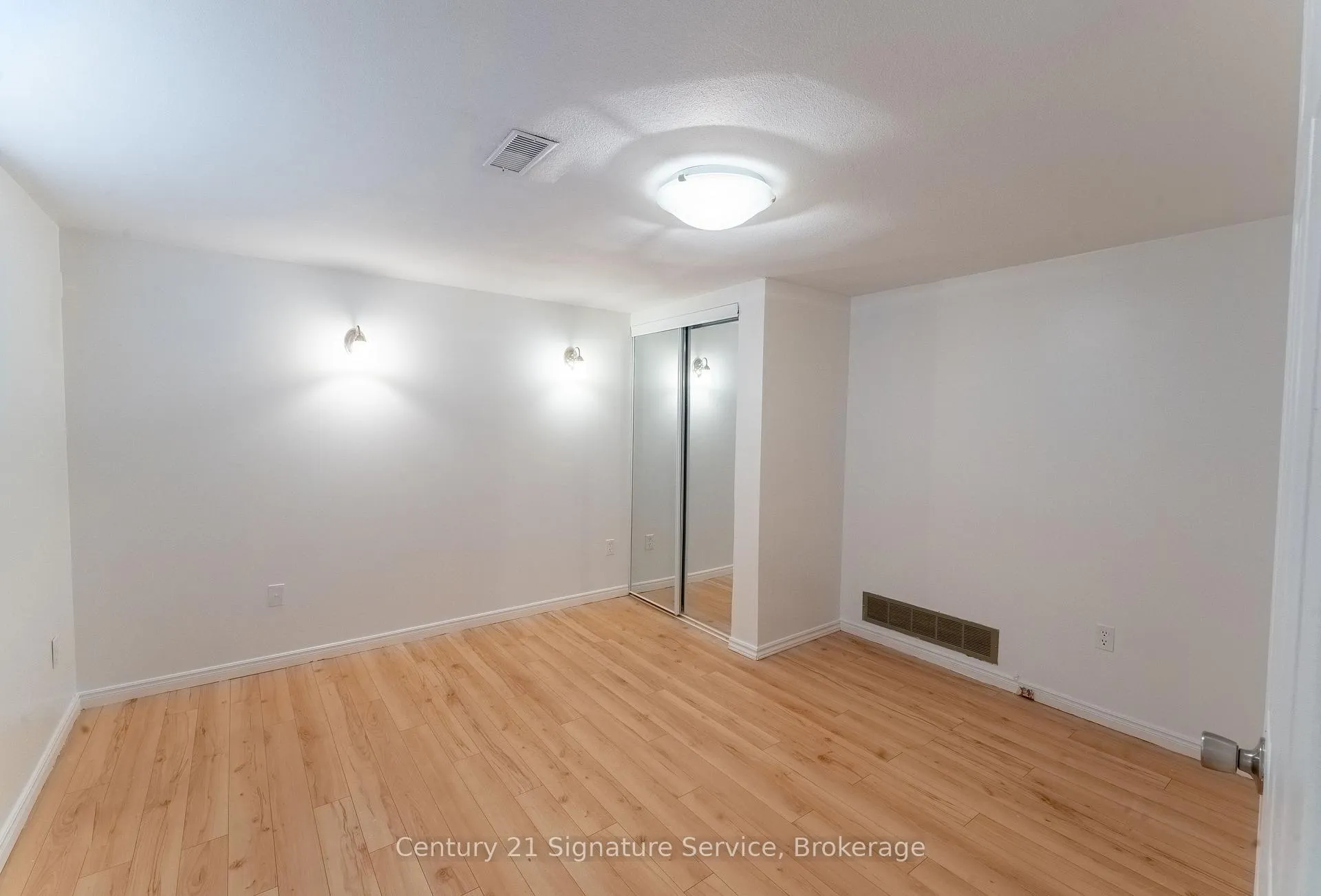 Photo 9 of Unit Basement, 15 Joy Court, Hamilton, Vincent — HOMEH